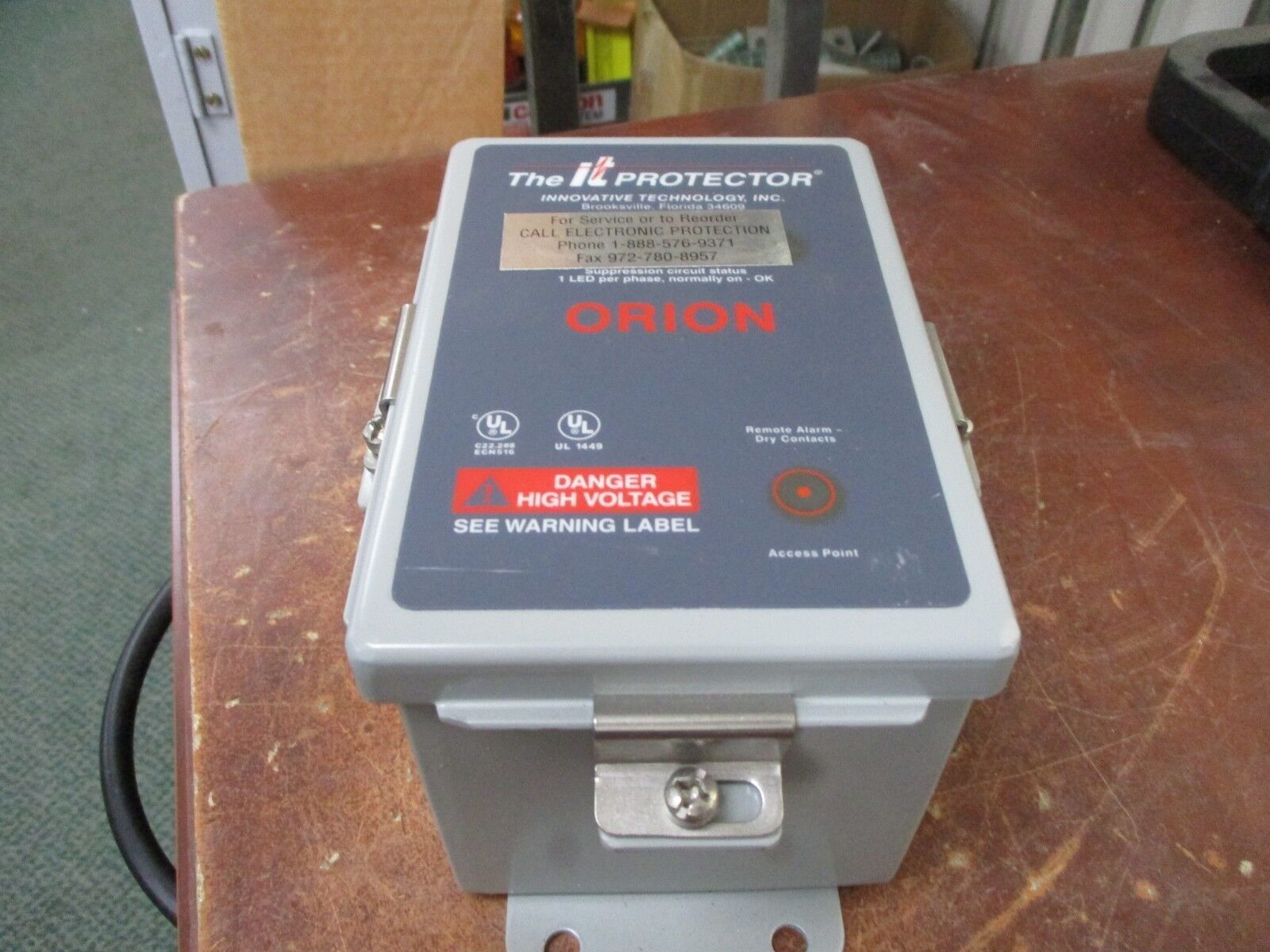Innovative Technology The IT Protector Orion Surge Suppressor ORN-1S 120A-C Used
