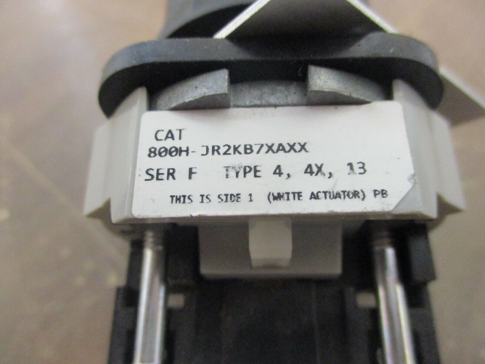 Allen-Bradley Selector Switch 800H-JR2KB7XAXX Ser. F Type 4,4X,13 Used