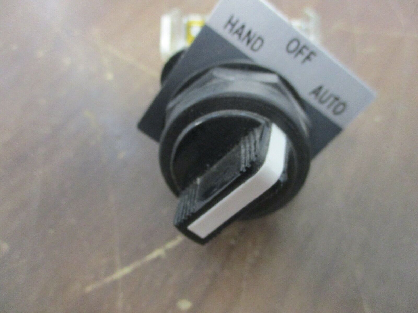 Allen-Bradley Selector Switch 800H-JR2KB7XAXX Ser. F Type 4,4X,13 Used