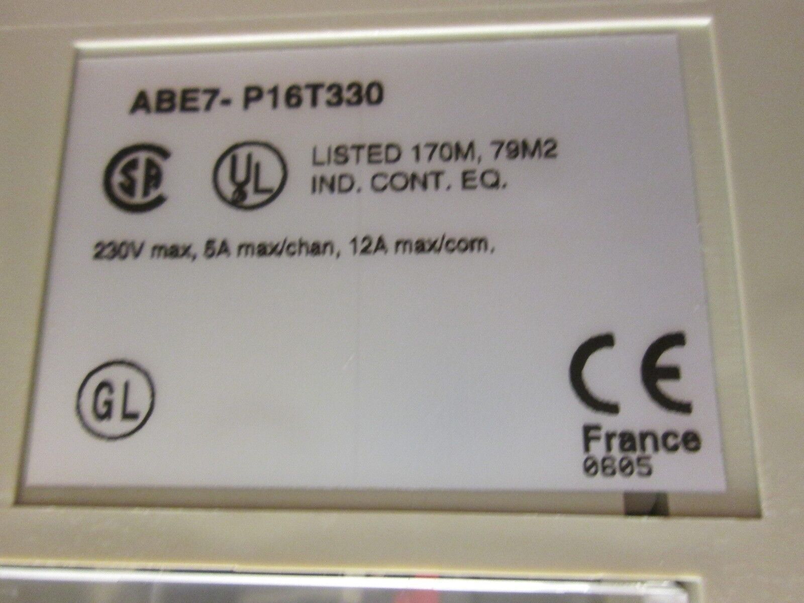 Telemecanique Sub-Base w/ Plug-In EM Relay ABE7-R16T330 16-Channel 19-30VDC Used