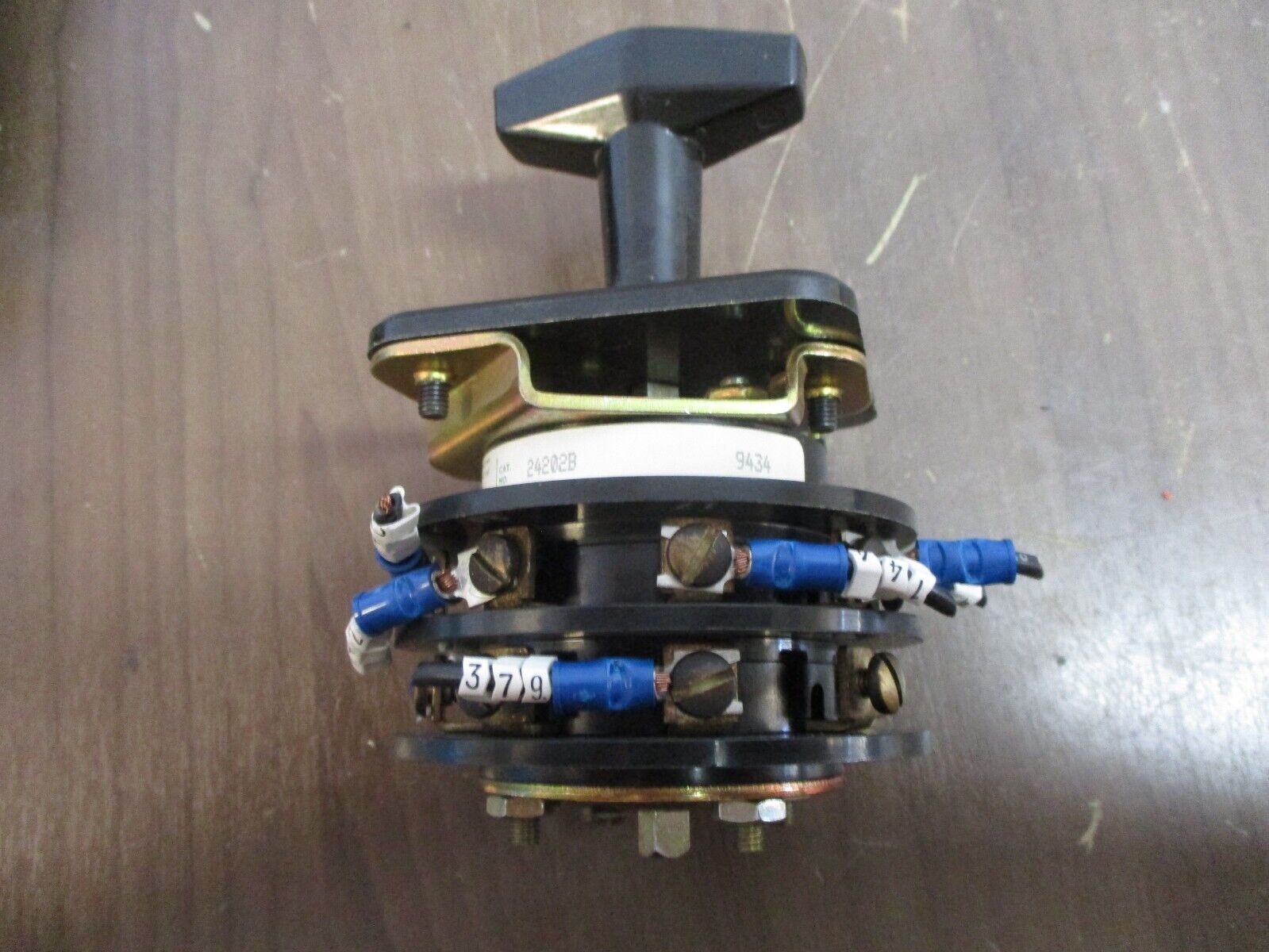 Electroswitch Series 24 Engine Control Rotary Switch 24202B Manual / Off / Auto