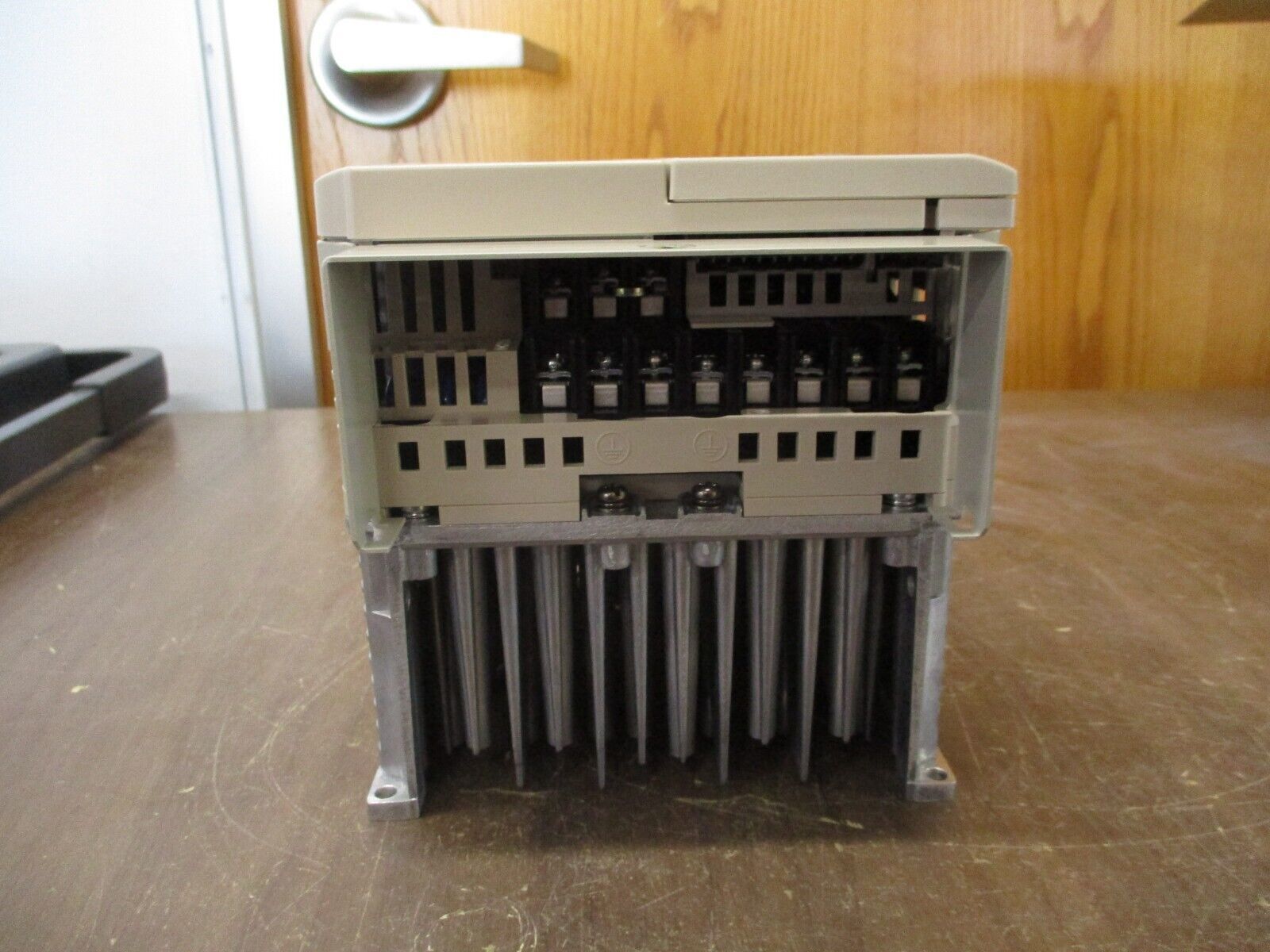 Yaskawa V1000 AC Drive CIMR-VU4A0011FAA Rev. C 7.5HP 380-480V New Surplus