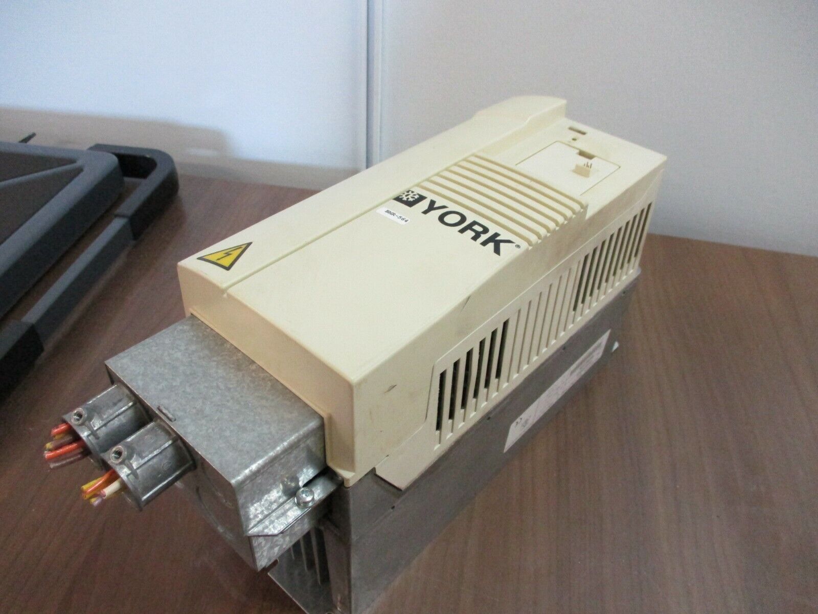 York AC Drive AYK401600632 5HP 3Ph *No Keypad* Used