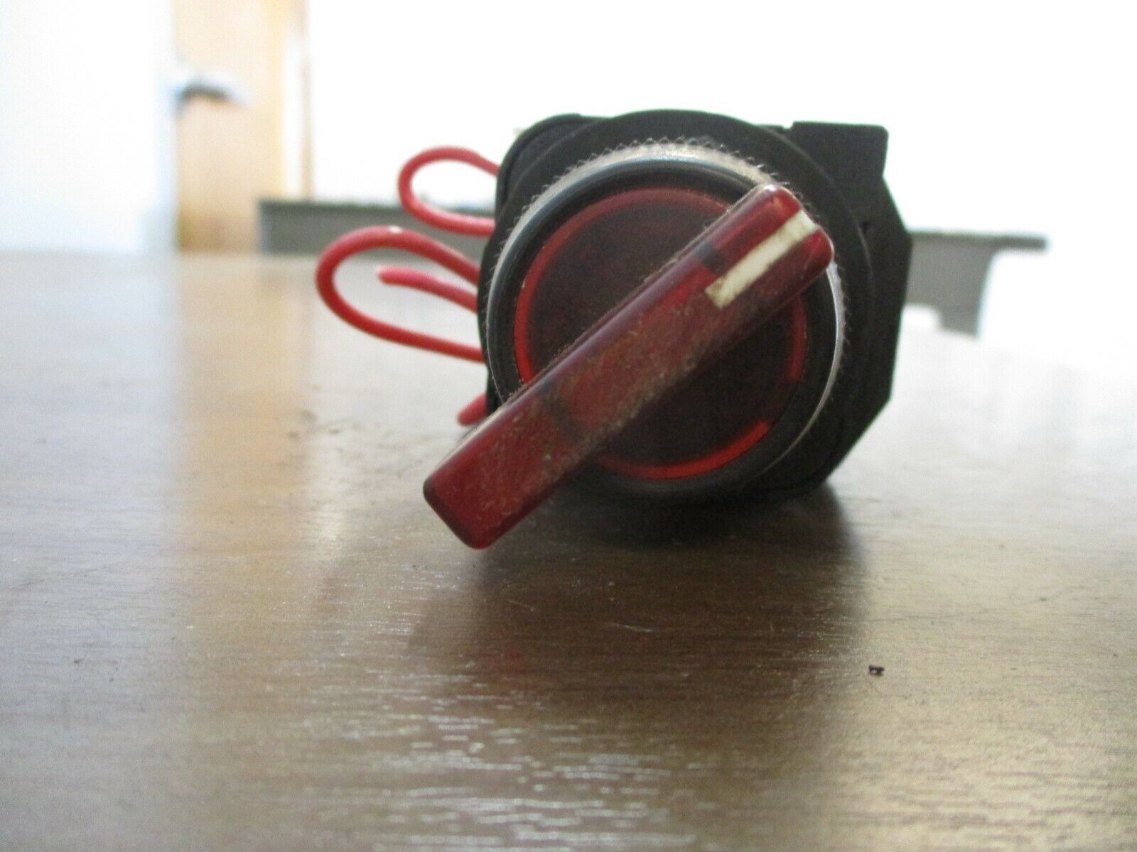Allen-Bradley Illuminated Selector Switch 800H-16HRR17KB6AX Ser. F 120V 50/60Hz