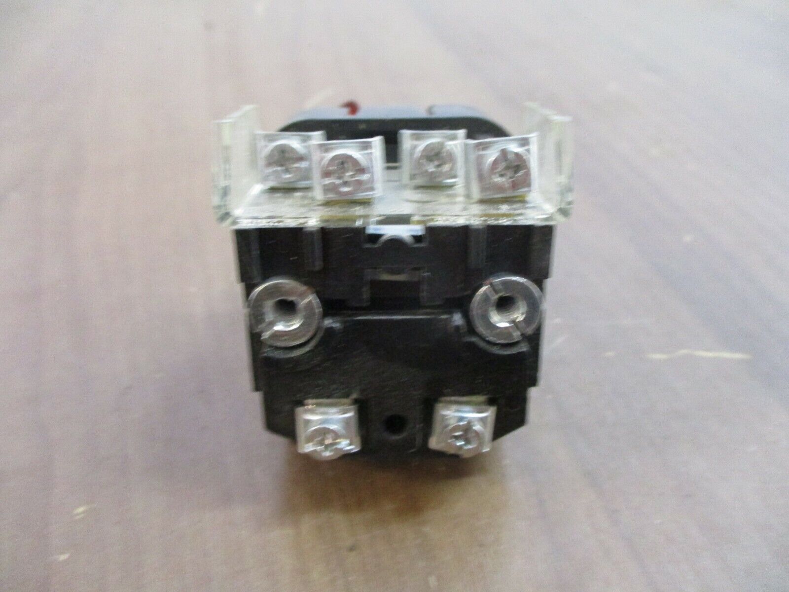 Allen-Bradley Illuminated Selector Switch 800T-16JR17KB7AX Ser. U 120V 0.90W Red