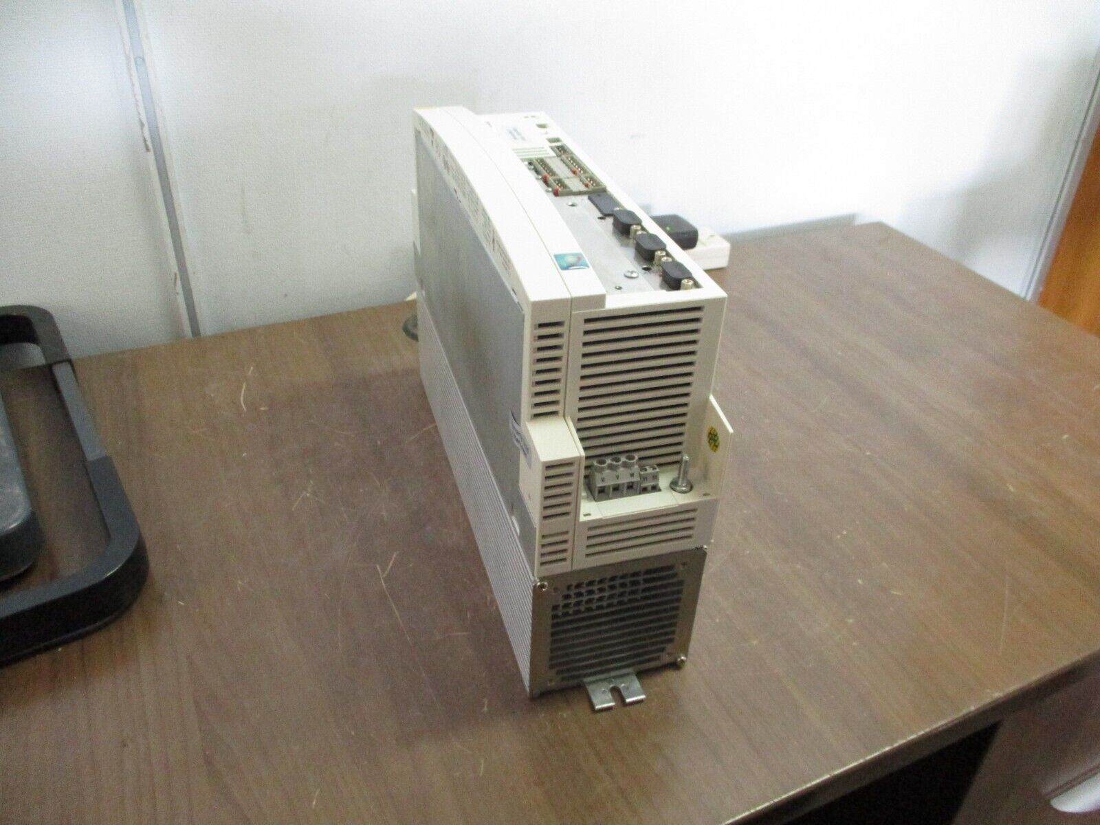 Lenze Servo Drive EVF9323-EV *Missing X7 Port* Used