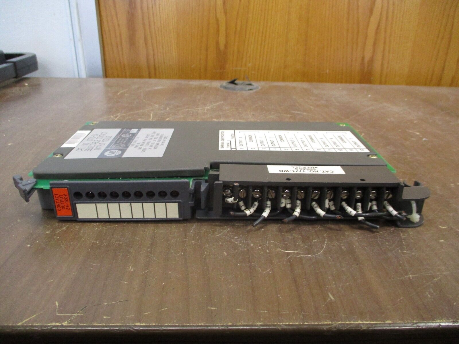 Allen-Bradley Selectable Contact Output Module 1771-OW 700mA @ 5VDC Used