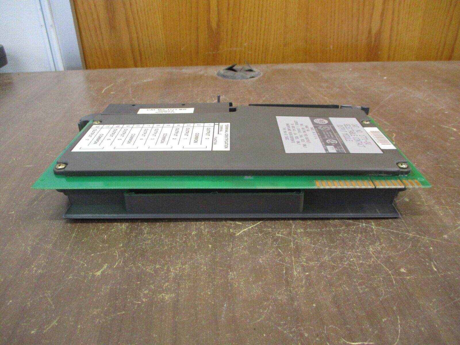 Allen-Bradley Selectable Contact Output Module 1771-OW 700mA @ 5VDC Used