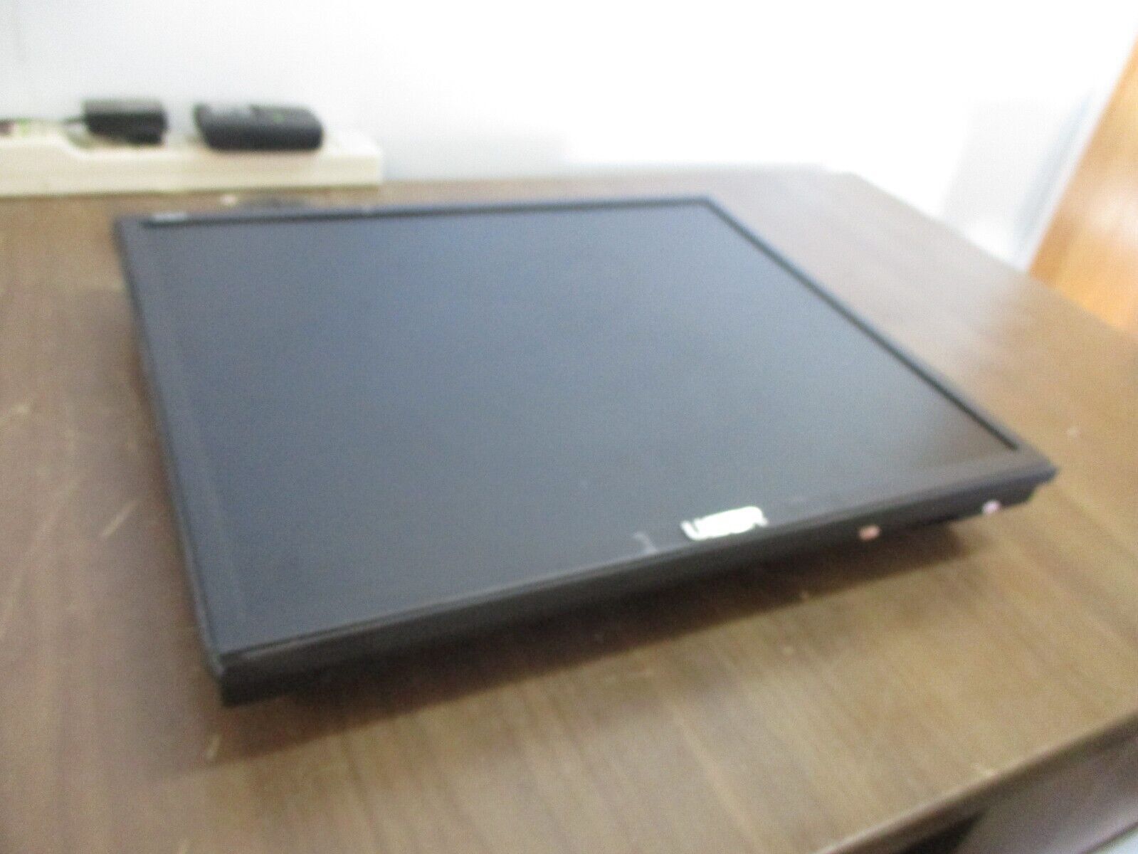 User CCTV LCD Monitor US-M1901P 19" 100-240VAC *No Power Cord* Used