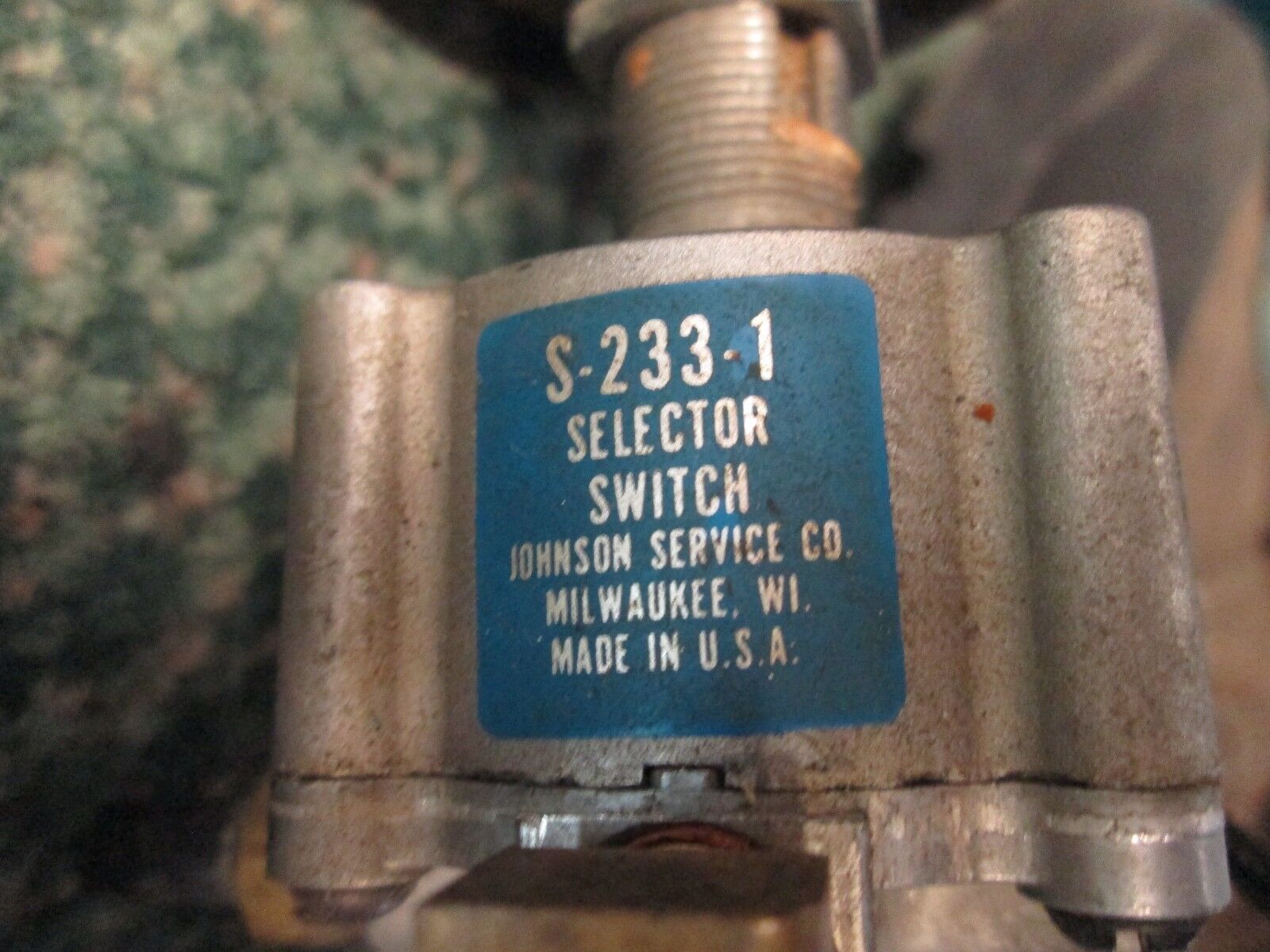 Johnson Controls Selector Switch S-233-1 w/ Pressure Gauge 30PSI Used