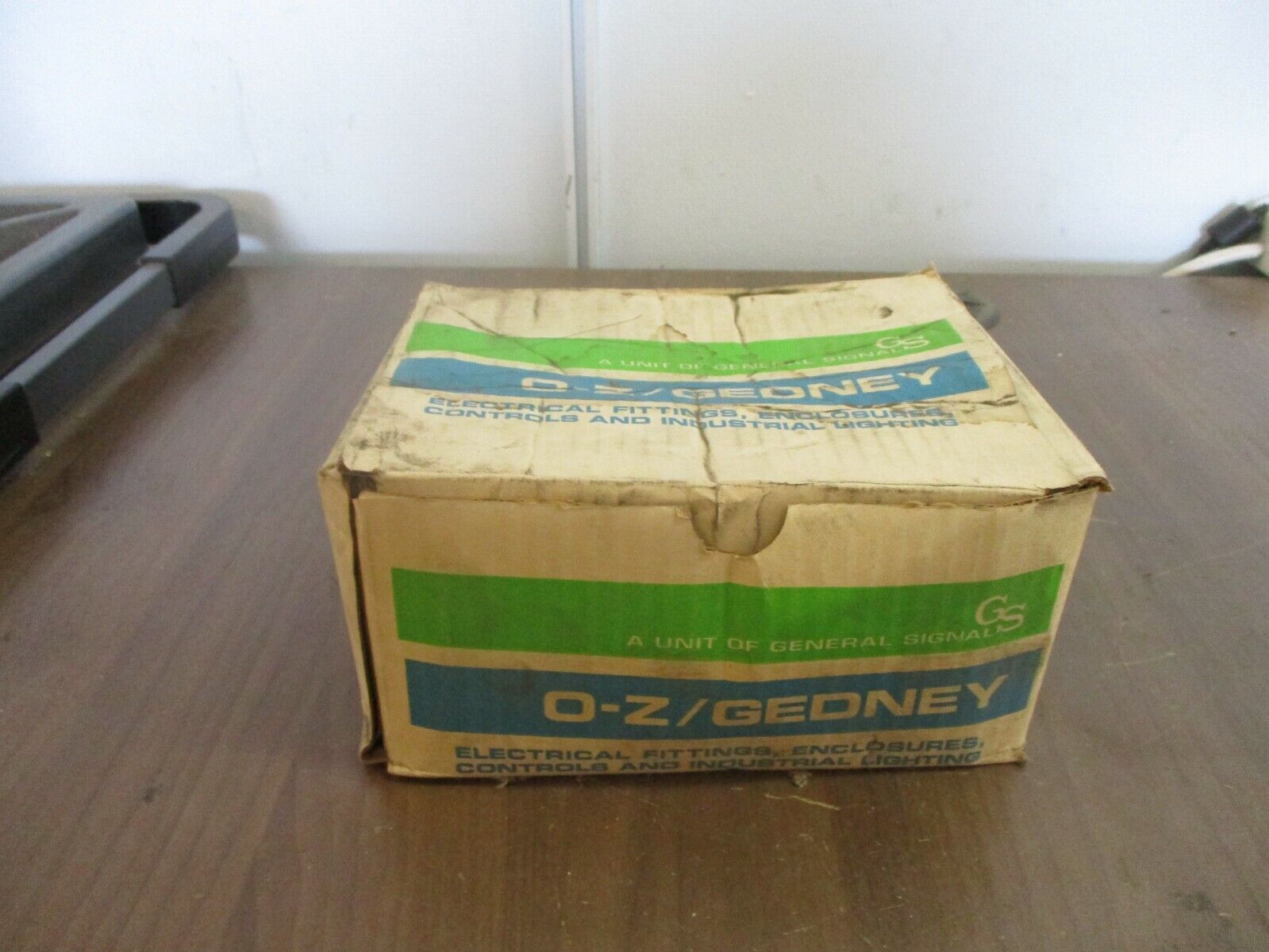 O-Z/Gedney 3-Piece Conduit Coupling 4-150 Size: 1 1/2" *Box of 5* New Surplus