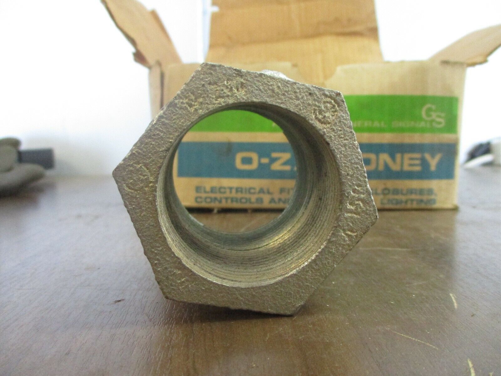 O-Z/Gedney 3-Piece Conduit Coupling 4-150 Size: 1 1/2" *Box of 5* New Surplus