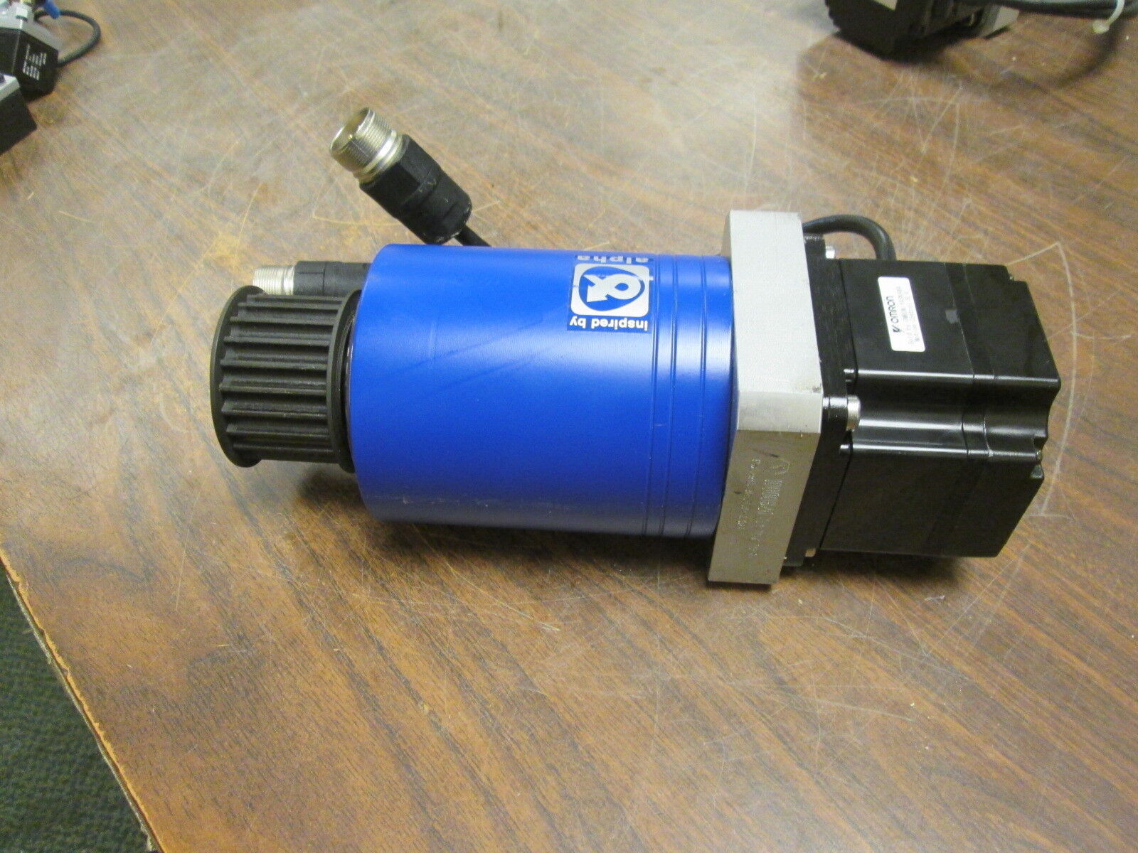Omron AC Servo Motor w/ Reducer SGMPH-02AAA61D-0Y 200W 3000RPM 200V 2A Used