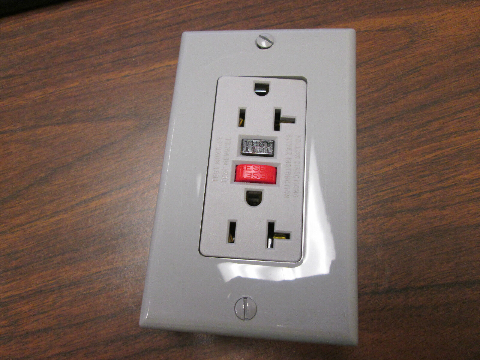 Leviton Receptacle 6899-GY New Surplus