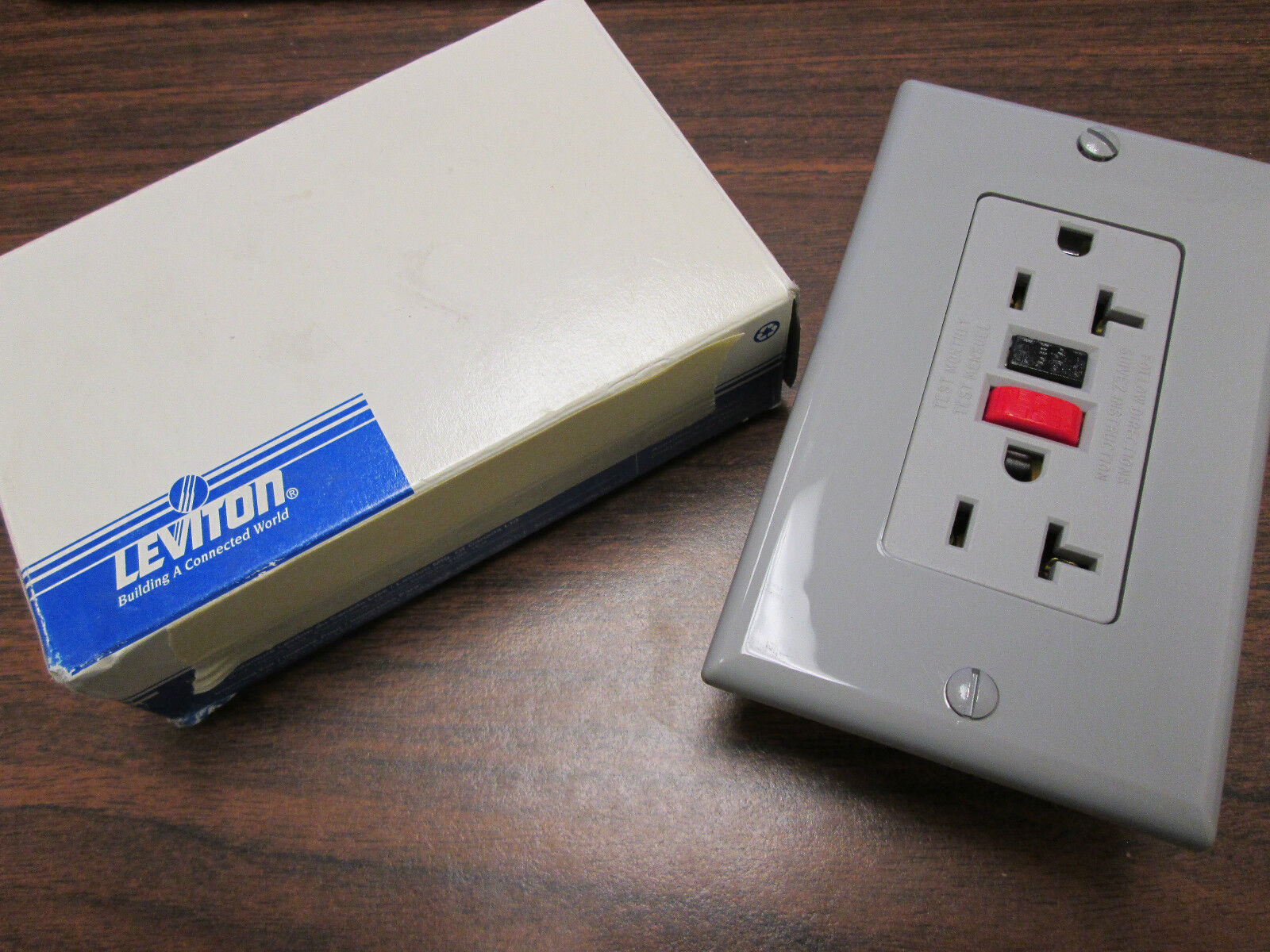 Leviton Receptacle 6899-GY New Surplus