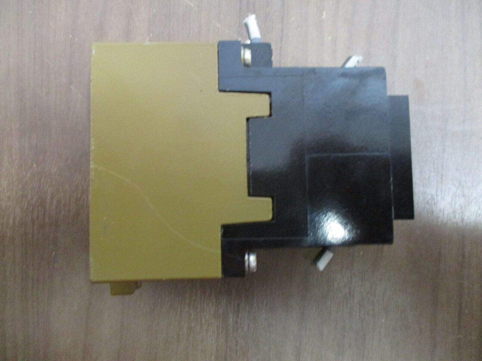 Allen-Bradley Relay 700-P400A24 Ser. A 24V Coil Used