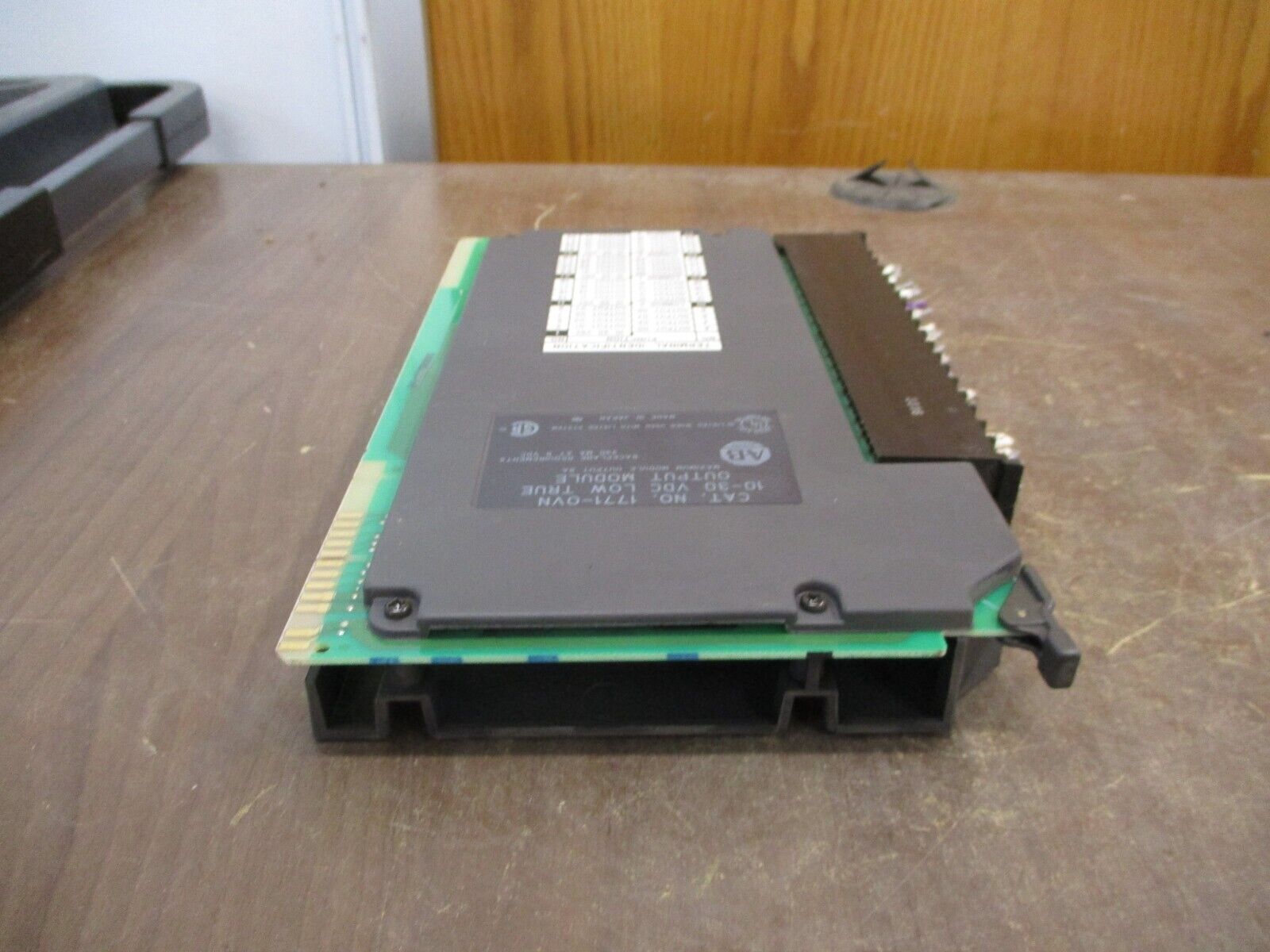 Allen-Bradley Low True Output Module 1771-OVN 10-30VDC *No Terminal Cover* Used