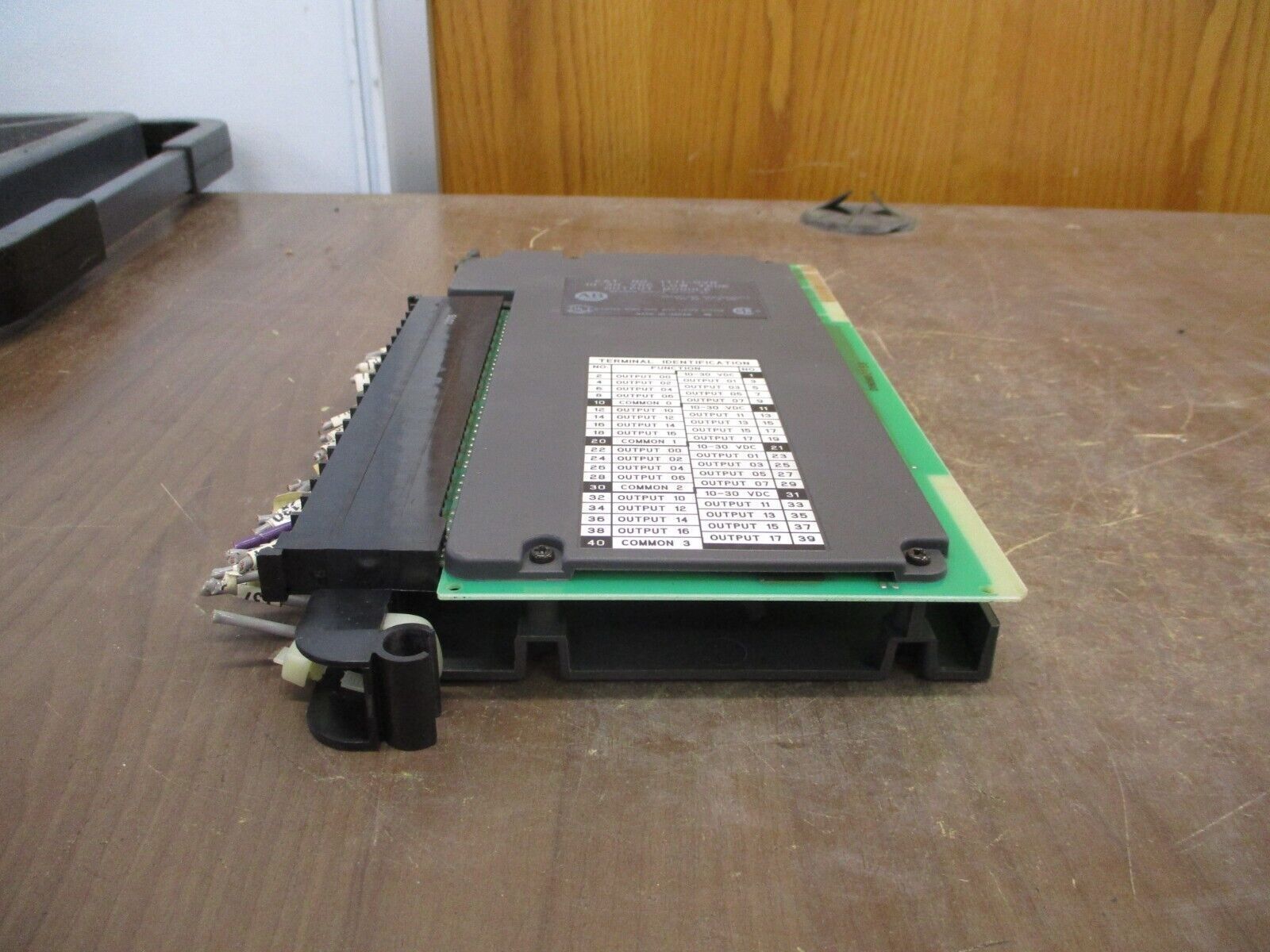 Allen-Bradley Low True Output Module 1771-OVN 10-30VDC *No Terminal Cover* Used