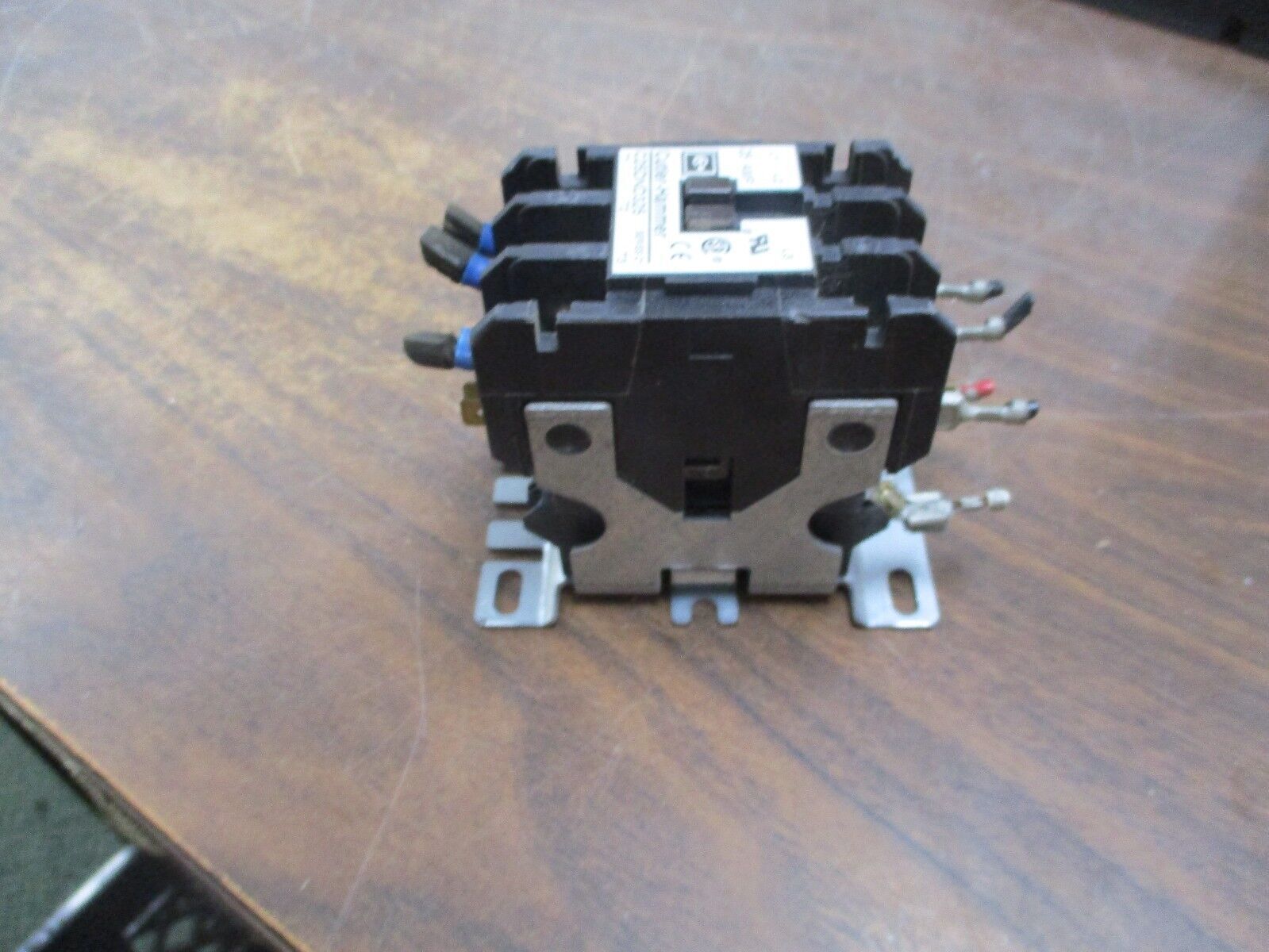 Cutler-Hammer Contactor C25DND325 120V Coil 25A Used