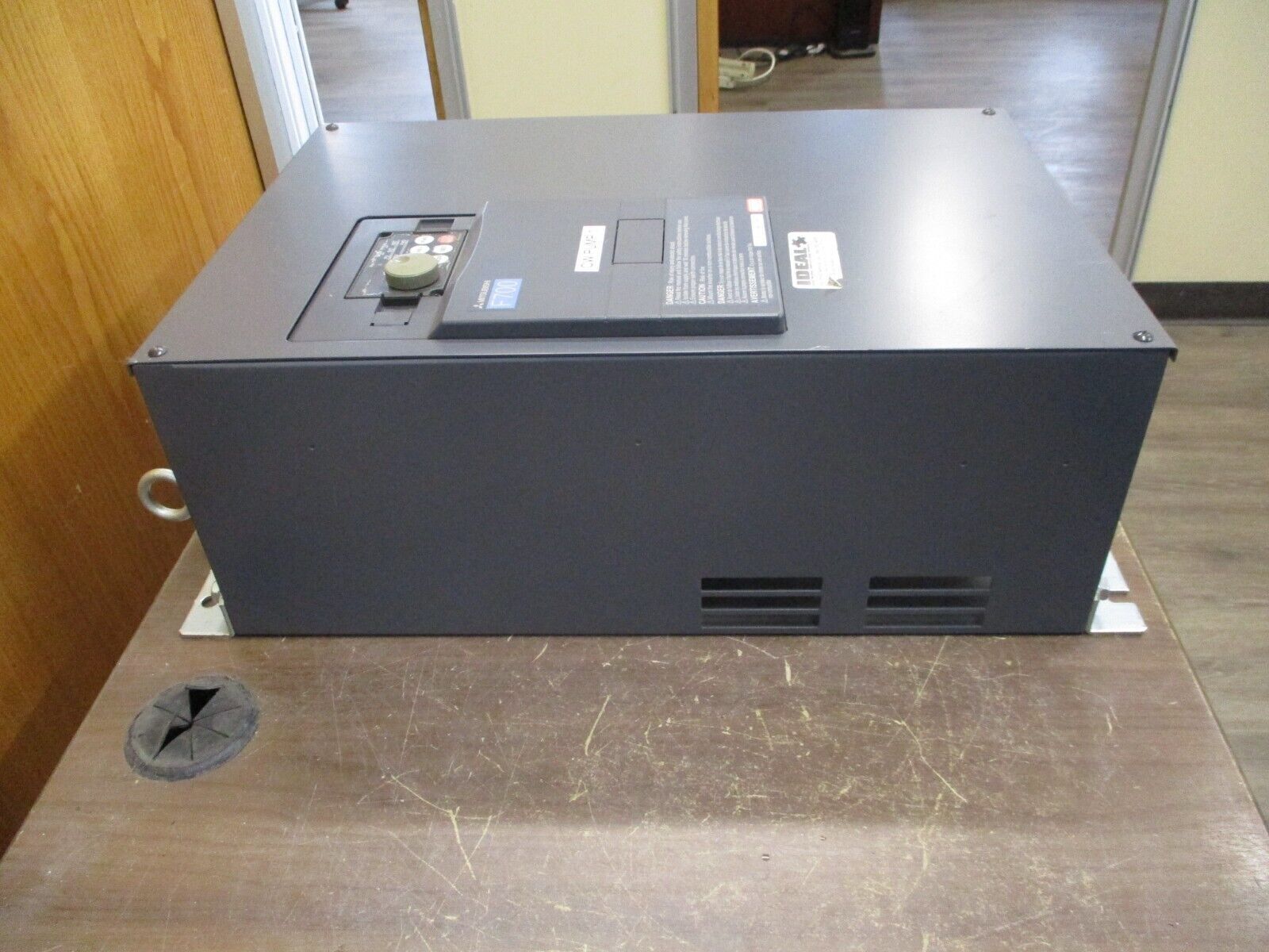 Mitsubishi F700 AC Drive FR-F740-00770-NA 50HP 3Ph w/ Keypad Used