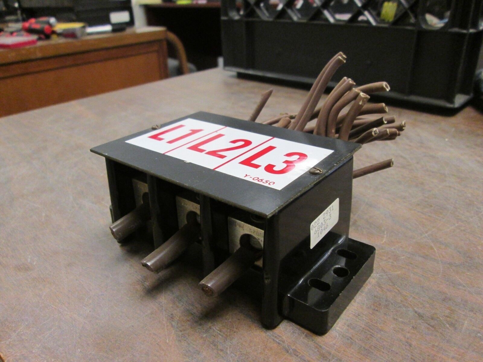USD Power Distribution Block 16021 / 13064 175A 600V 3P Used