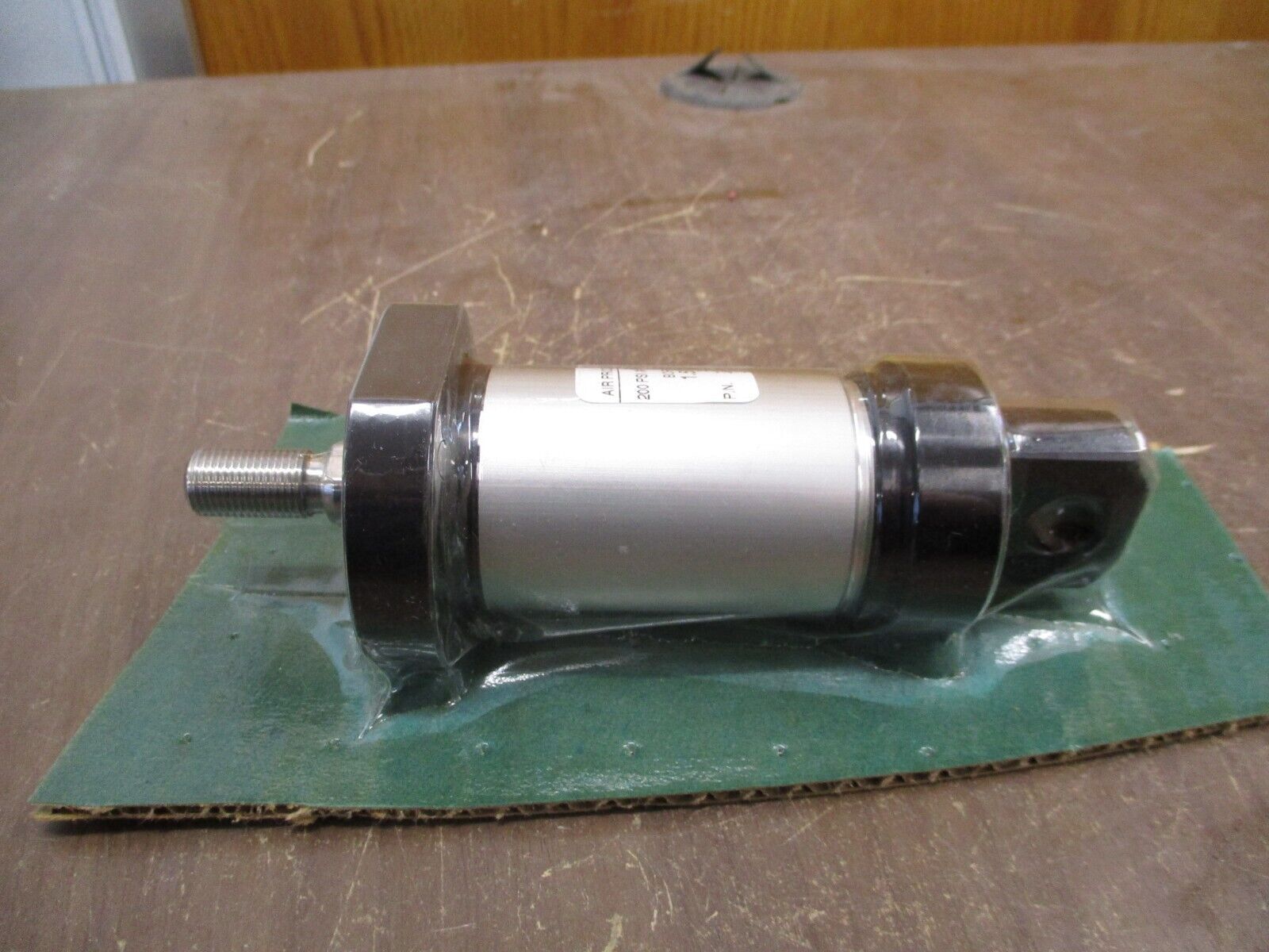 Aurora Pneumatic Air Cylinder 15SMA16C12EM8NP 200 PSI Max Used