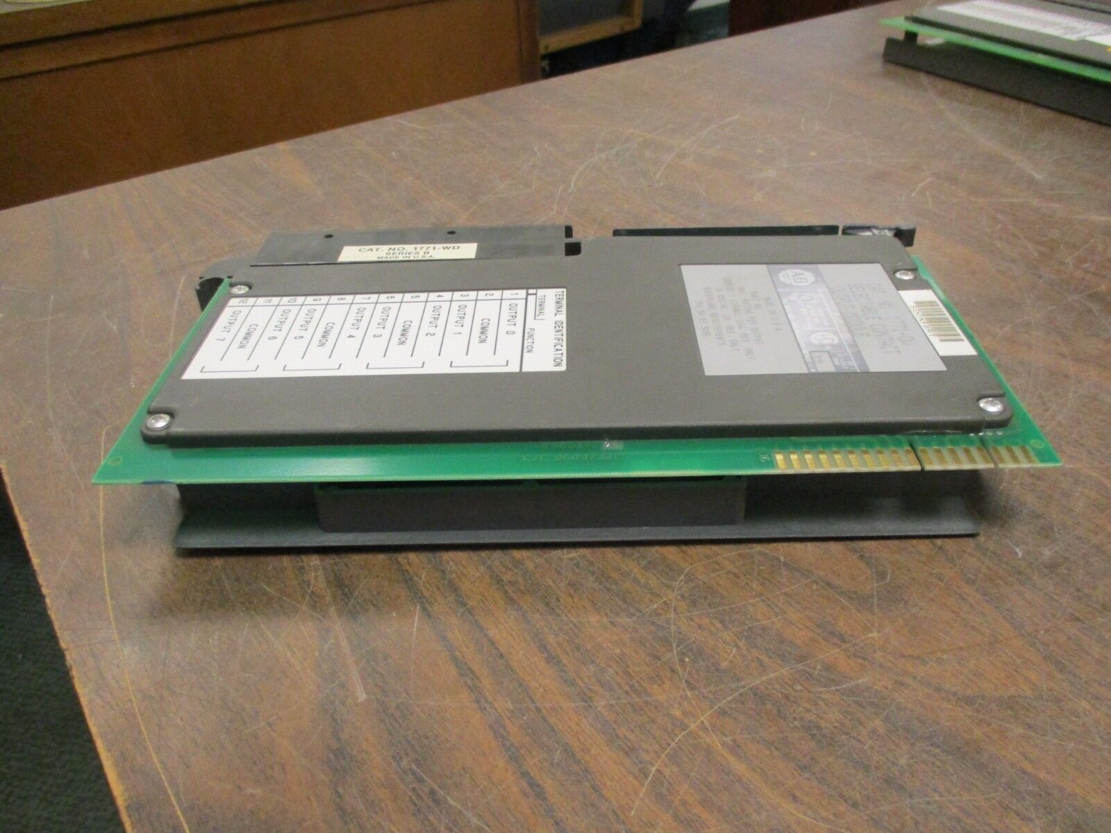 Allen-Bradley Selectable Contact Output Module 1771-OW 700mA @ 5VDC Used