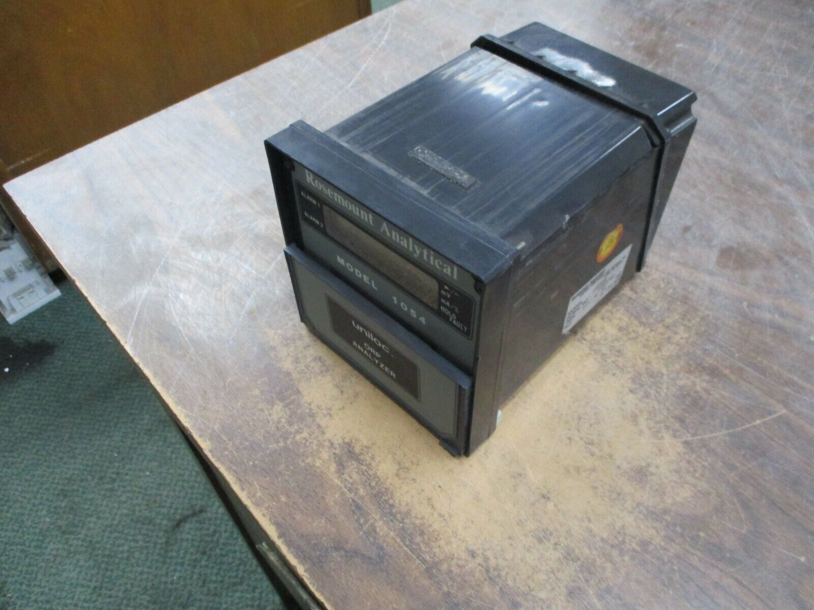 Rosemount Analytical Uniloc ORP Analyzer 1054OR 115VAC 0.100A *Broken Case* Used