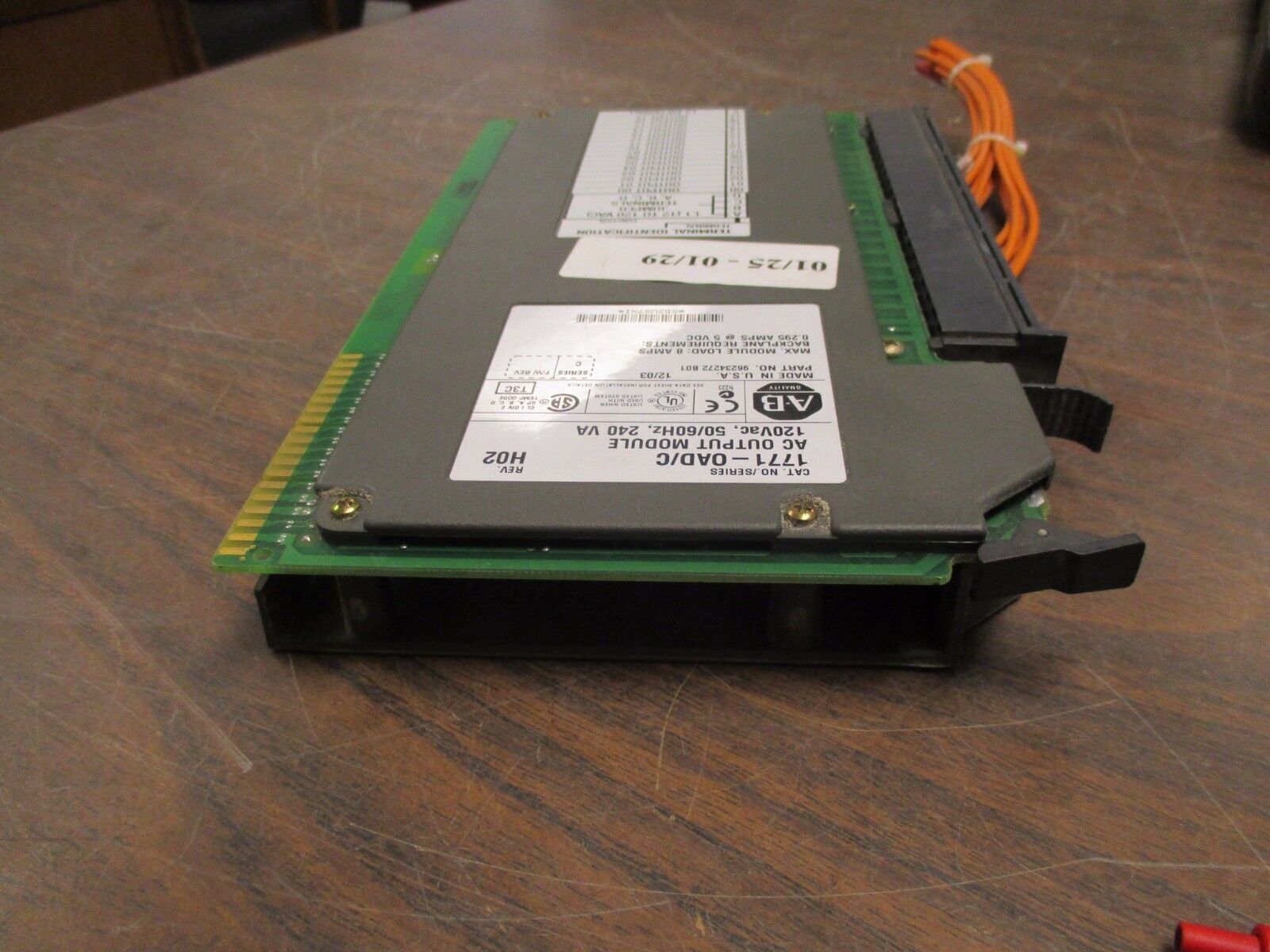 Allen-Bradley AC Output Module 1771-OAD/C 120V 50/60Hz 240VA Rev: H02 Used