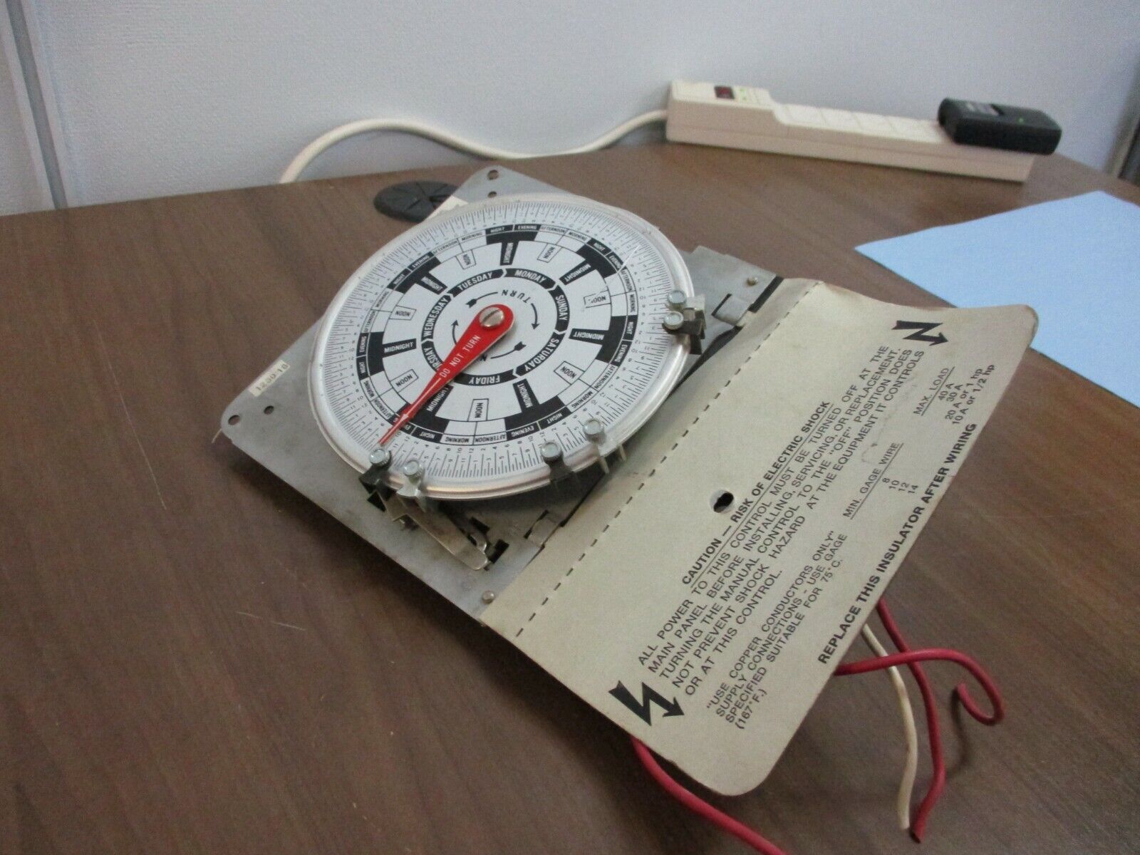 Paragon 7218-00 Timer A-469-00 120V 60Hz *No Enclosure* Used