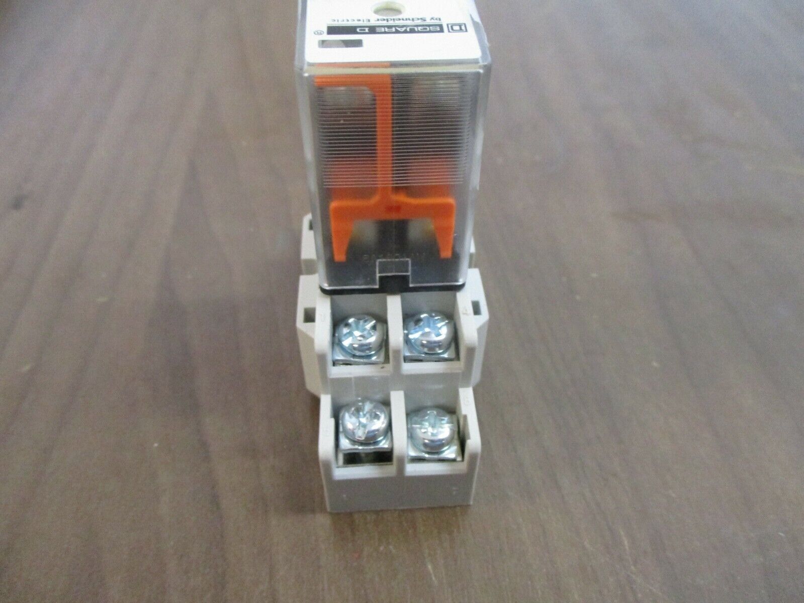 Square D Relay 8501RSD42P14V53 Ser. D 24VDC w/ Base Used