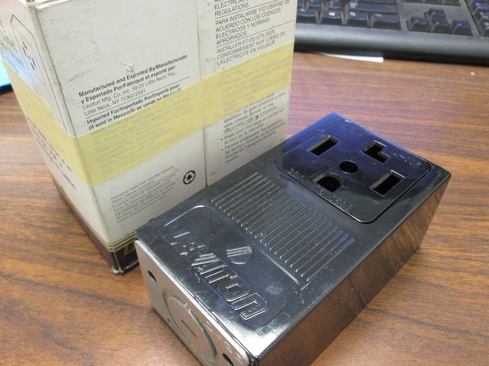 Leviton 30A Power Outlet 061-55054 Lot of 2 New Surplus