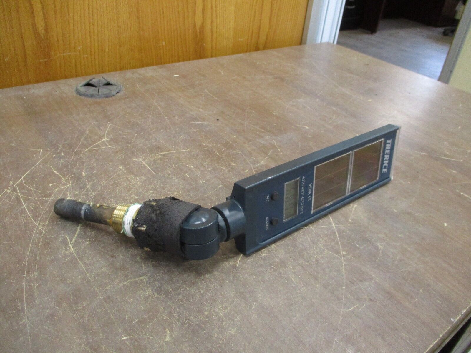 Trerice SX9 Solar Therm Light-Powered Digital Thermometer SX9 1 403 05 Used