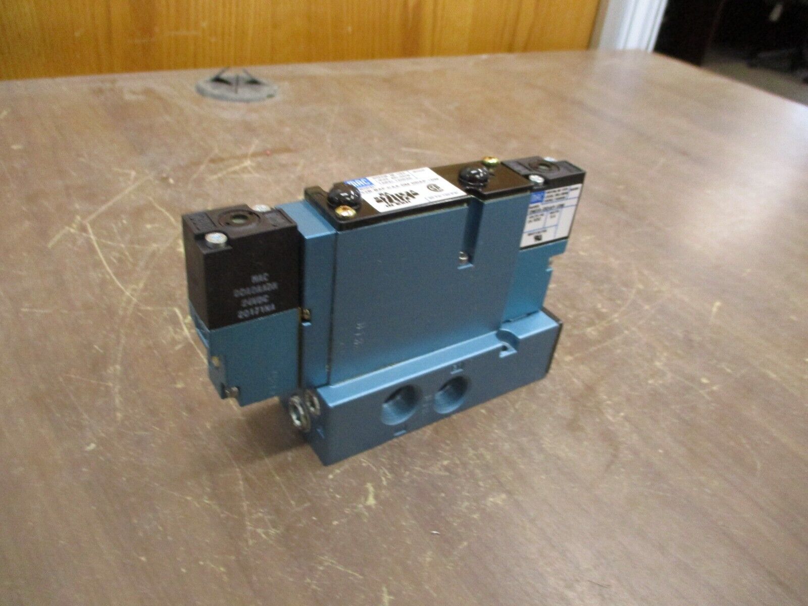 MAC Solenoid Valve 92B-BAF-CAA-DM-DDAP-1DM 20-120PSI *Damaged Box* New Surplus