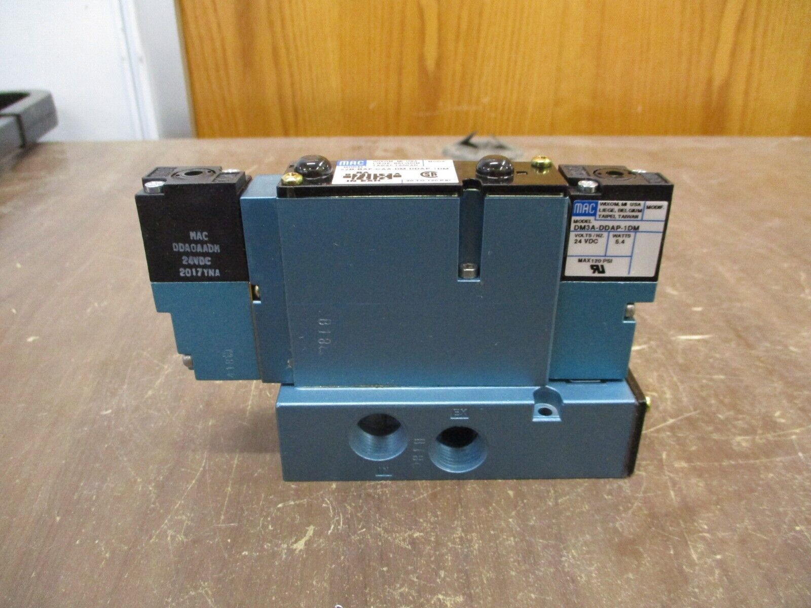 MAC Solenoid Valve 92B-BAF-CAA-DM-DDAP-1DM 20-120PSI *Damaged Box* New Surplus