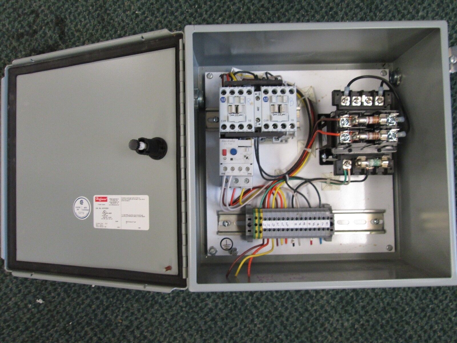 Allen-Bradley Reversing Starter 100C09*10 w/ Solid State Overload E1 Plus 1-5 A