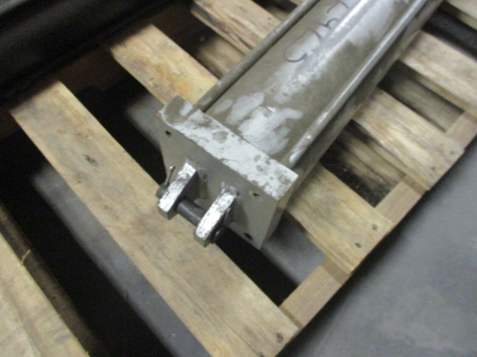 Milwaukee Cylinder Air Cylinder A-61 250 PSI Bore: 5.00 Used