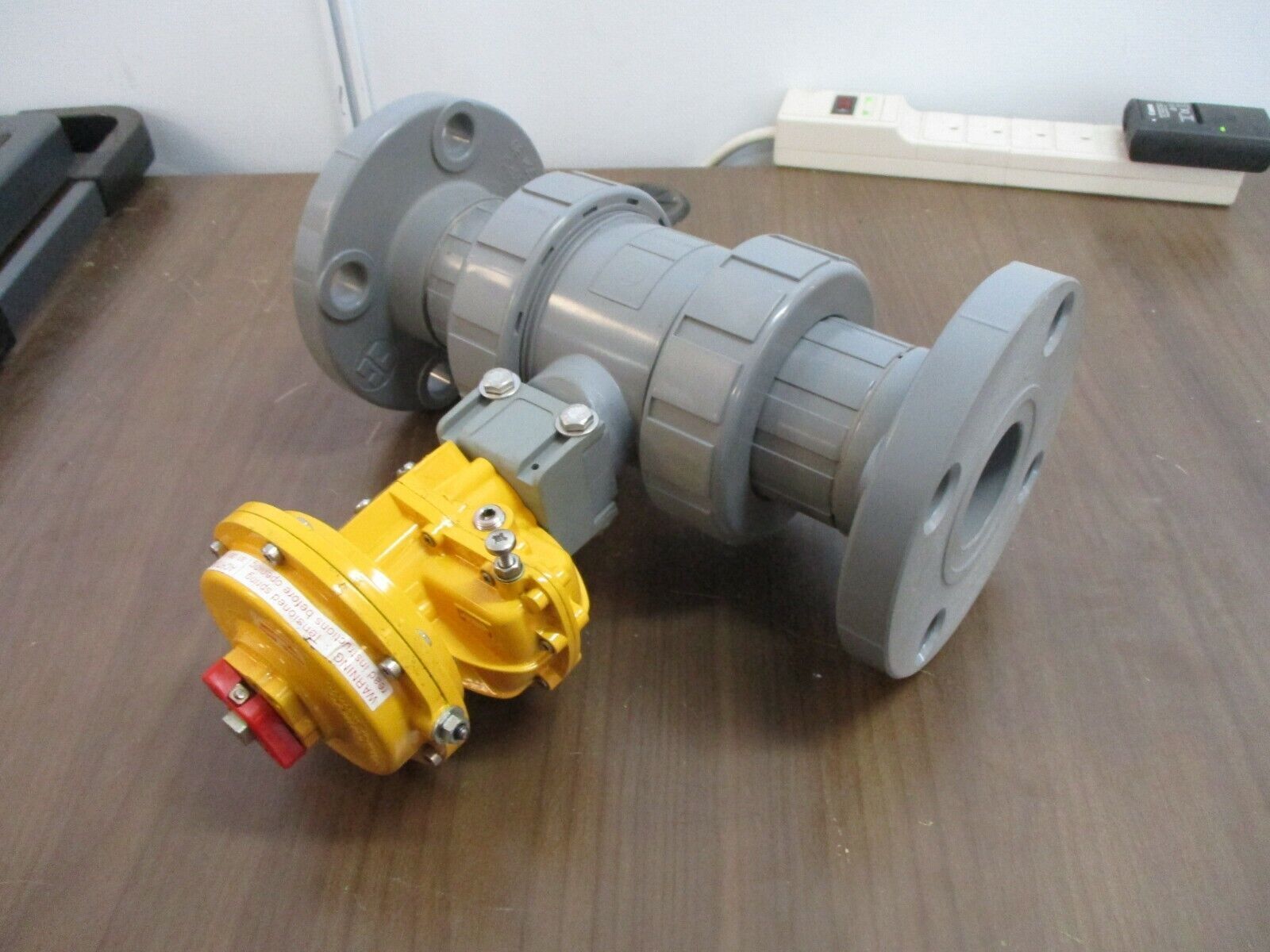 Hayward/Kinetrol Spring Return True Union Ball Valve Model 050 2" CPVC Used