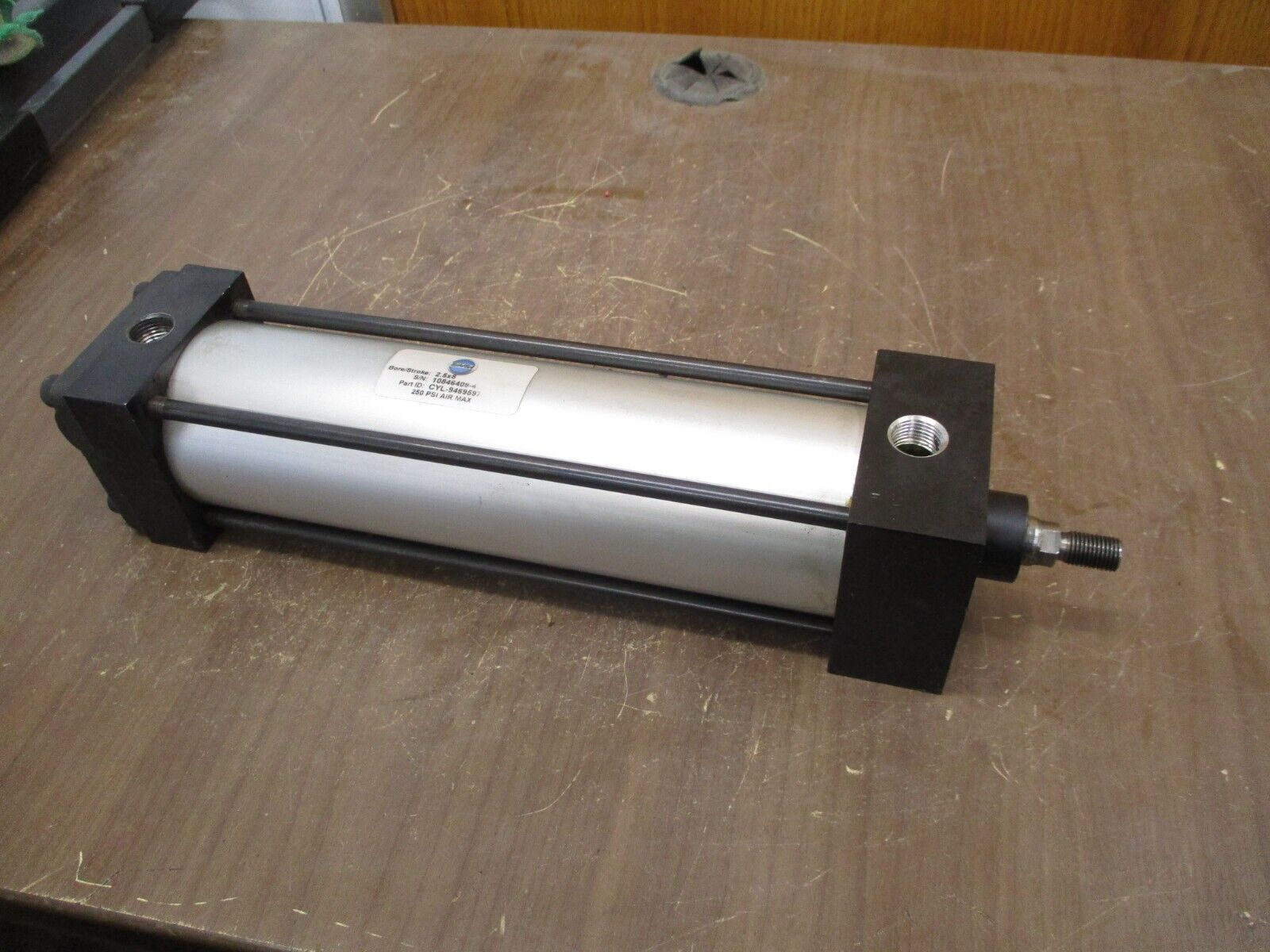 Bimba Pneumatic Air Cylinder CYL-9469597 250 PSI Bore/Stroke: 2.5 x 8 Used