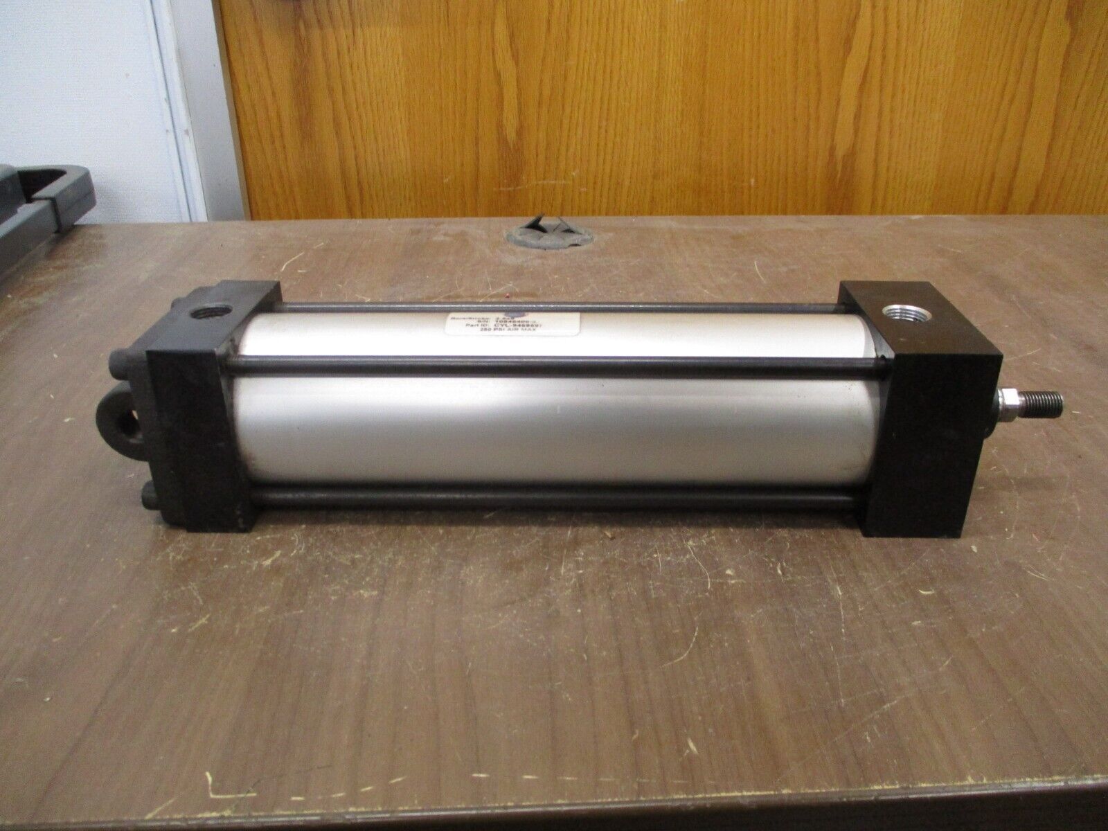 Bimba Pneumatic Air Cylinder CYL-9469597 250 PSI Bore/Stroke: 2.5 x 8 Used