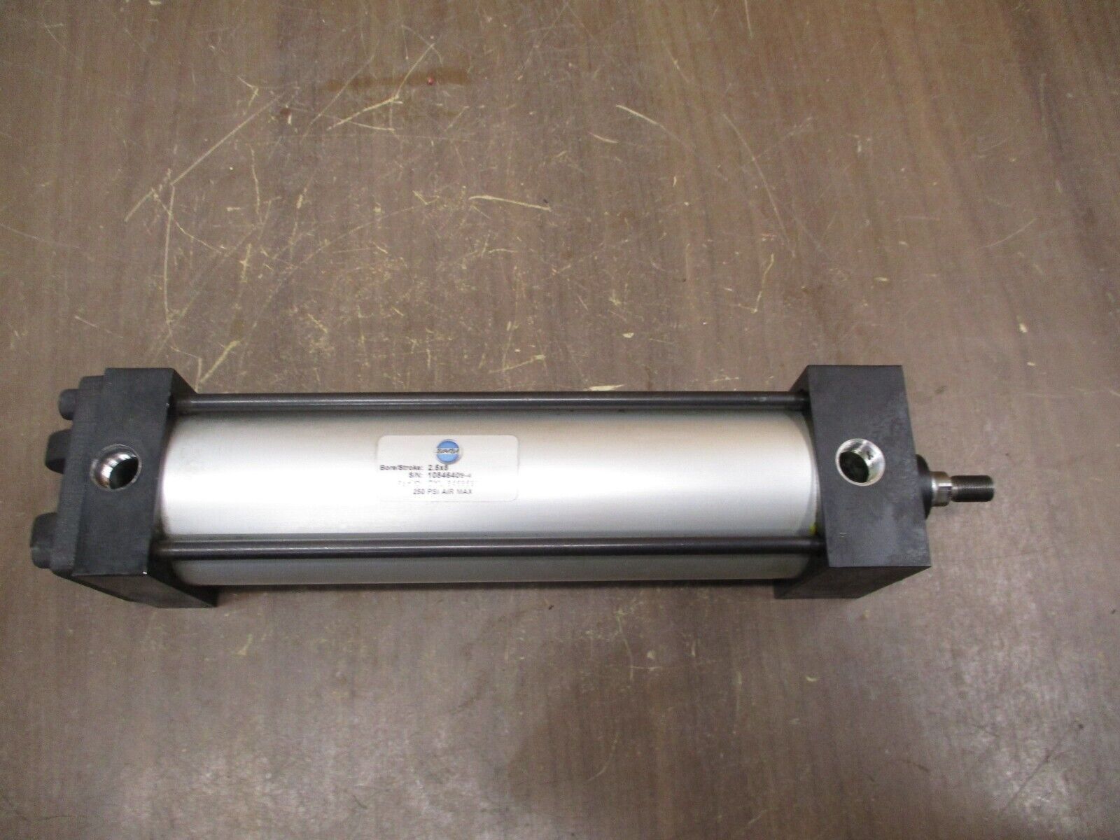 Bimba Pneumatic Air Cylinder CYL-9469597 250 PSI Bore/Stroke: 2.5 x 8 Used