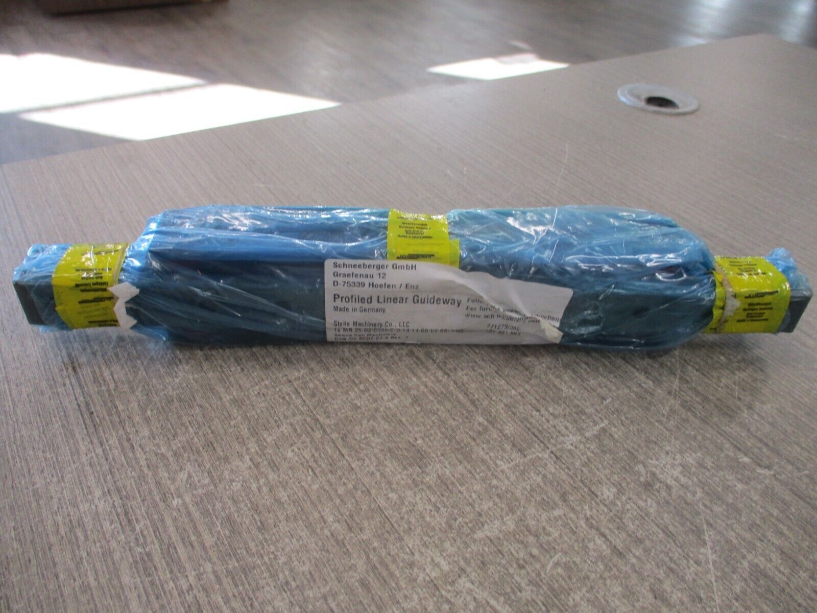 Schneeberger Profiled Linear Guideway MR 25-D2-0328-C-D-14-19-GO-V2-SO-A-HS New