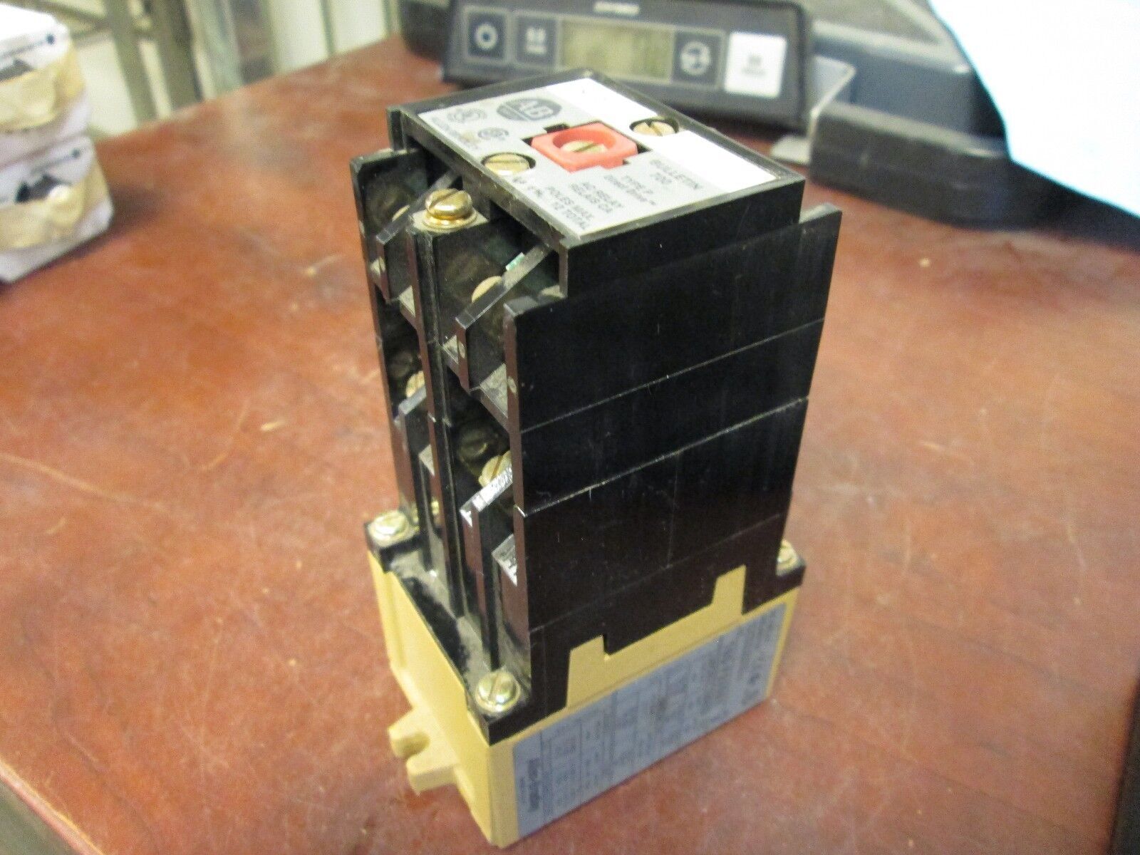 Allen-Bradley AC Relay 700-P800A1 120V Coil Used