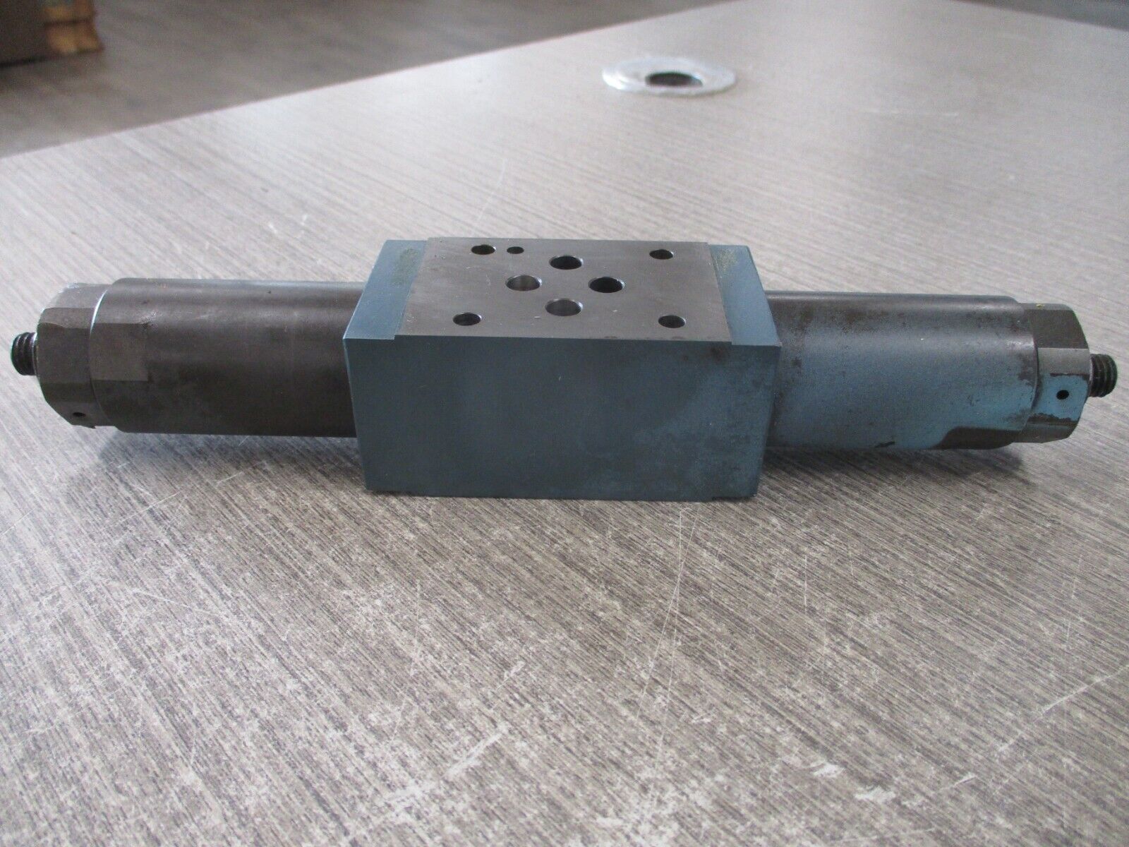 Bosch Hydraulic Valve FE1 SB AE M01 AB 50 4-500 PSI Used