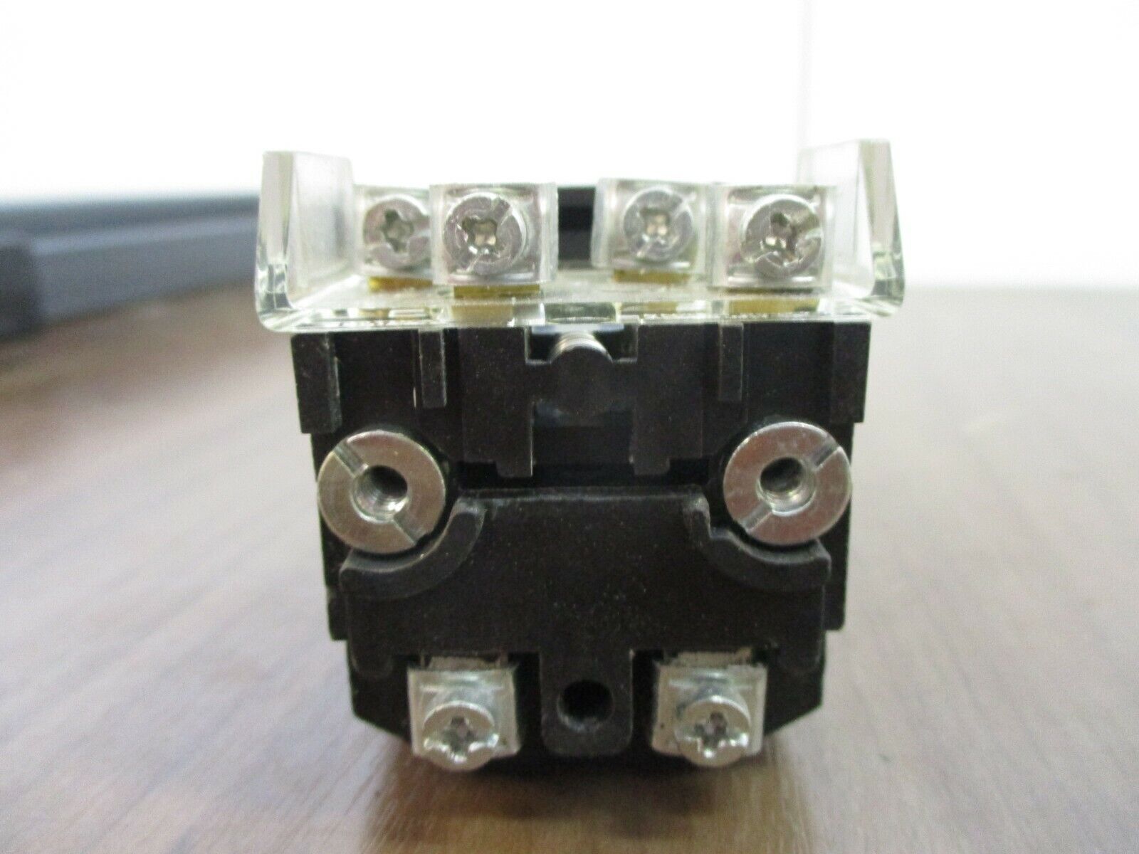 Allen-Bradley Illuminated Selector Switch 800H-16HRG17KB6AX Ser. F 120V 50/60Hz
