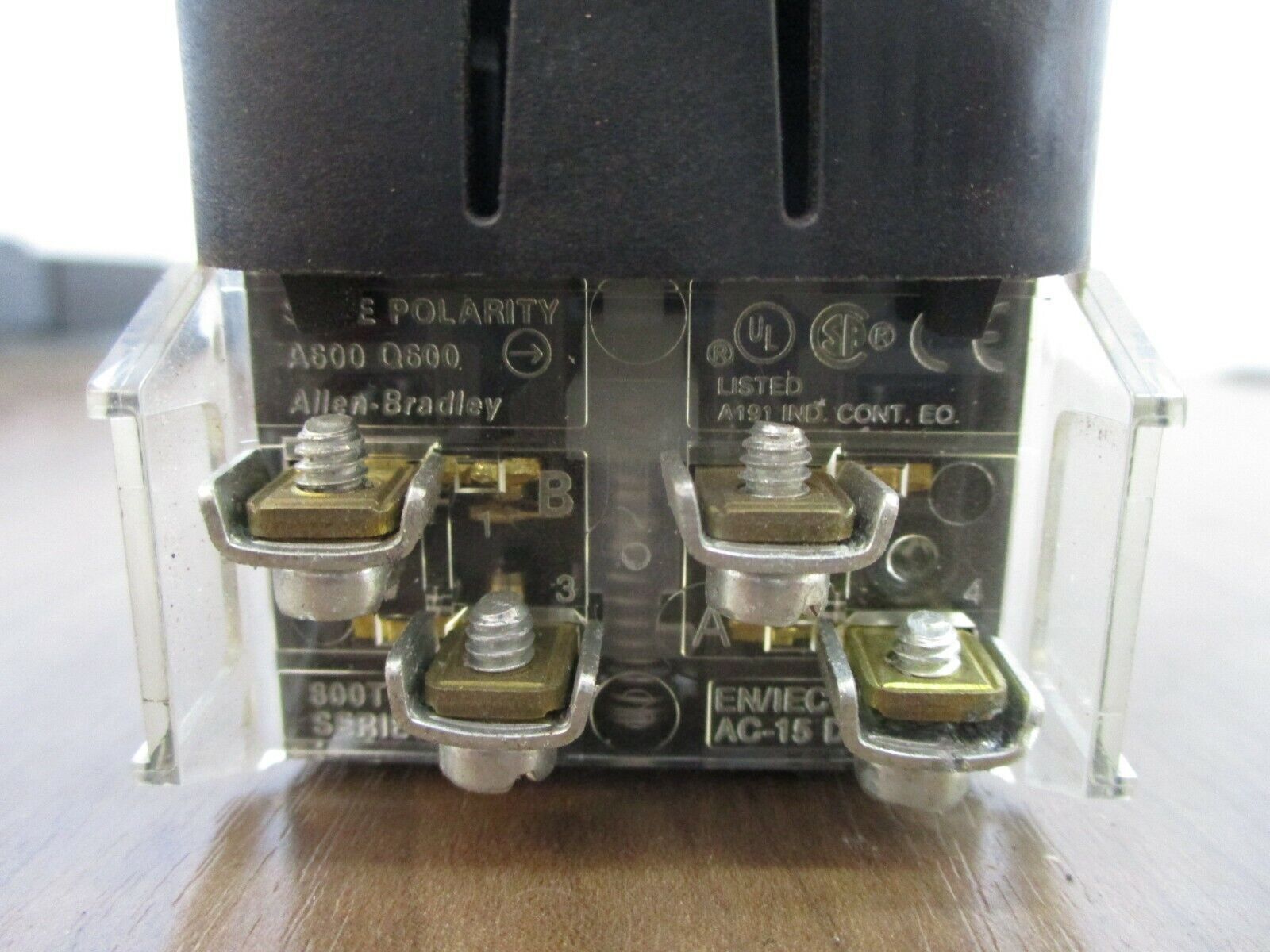 Allen-Bradley Illuminated Selector Switch 800H-16HRG17KB6AX Ser. F 120V 50/60Hz