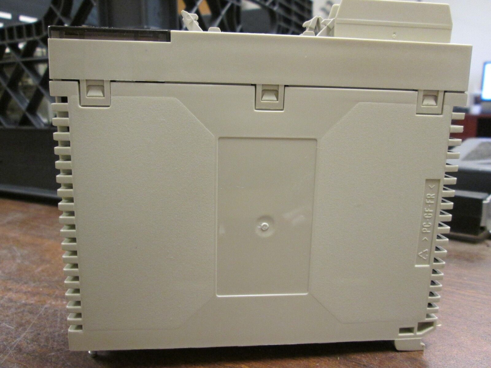 Modicon Premium Discrete Output Module TSXDEY64D2K 24VDC Used