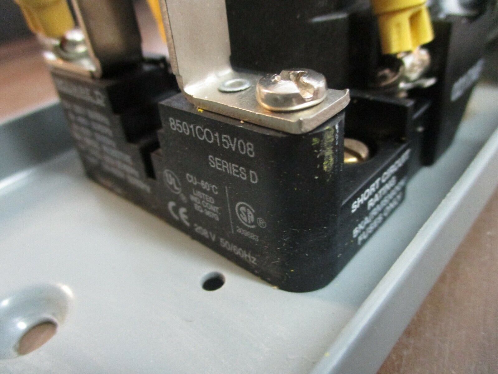 Square D Enclosed Relay 8501C015V08 Ser. D 208V 50/60Hz Type 1 Enclosure Used