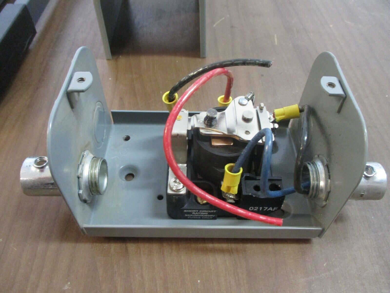 Square D Enclosed Relay 8501C015V08 Ser. D 208V 50/60Hz Type 1 Enclosure Used