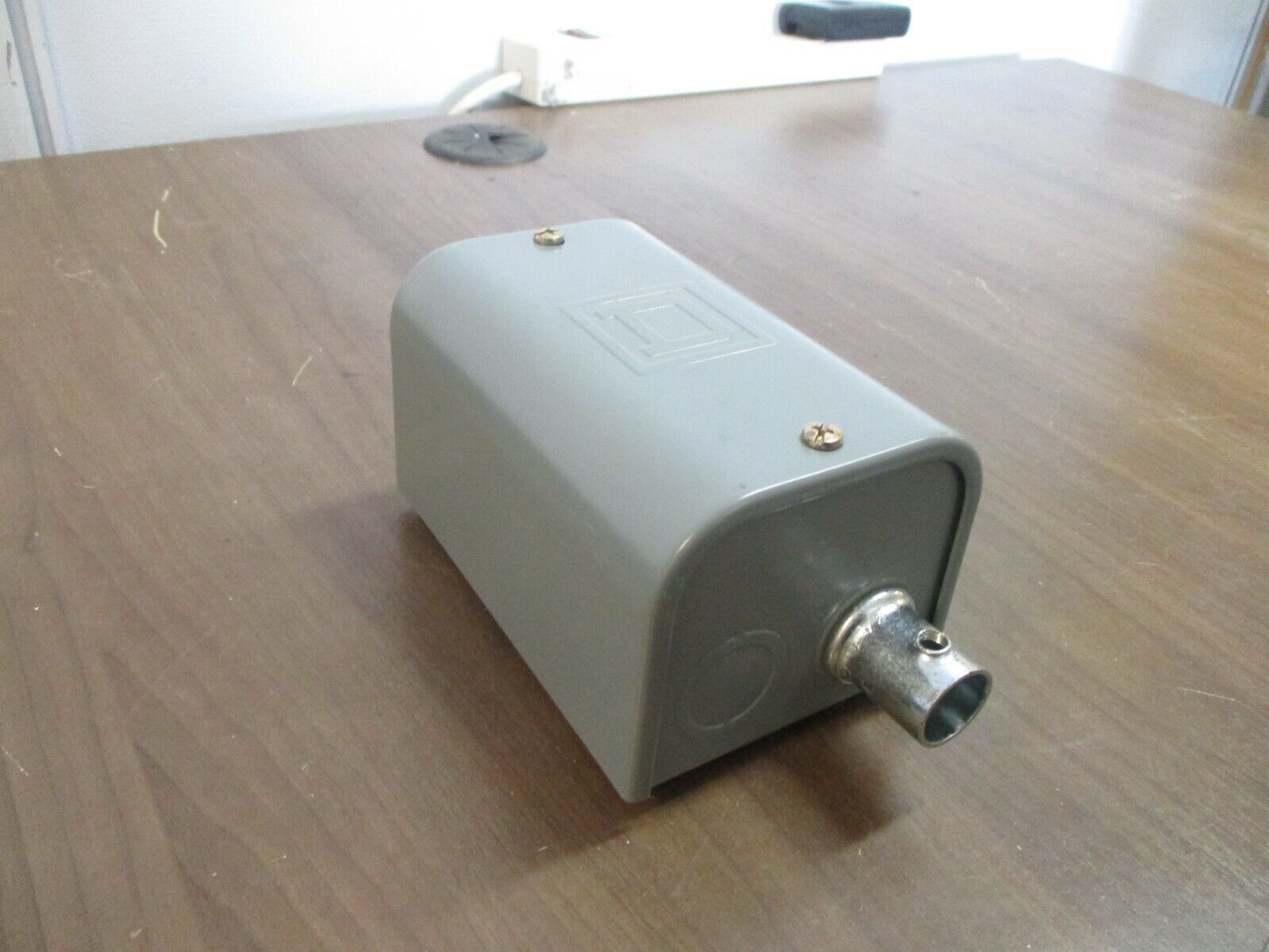 Square D Enclosed Relay 8501C015V08 Ser. D 208V 50/60Hz Type 1 Enclosure Used